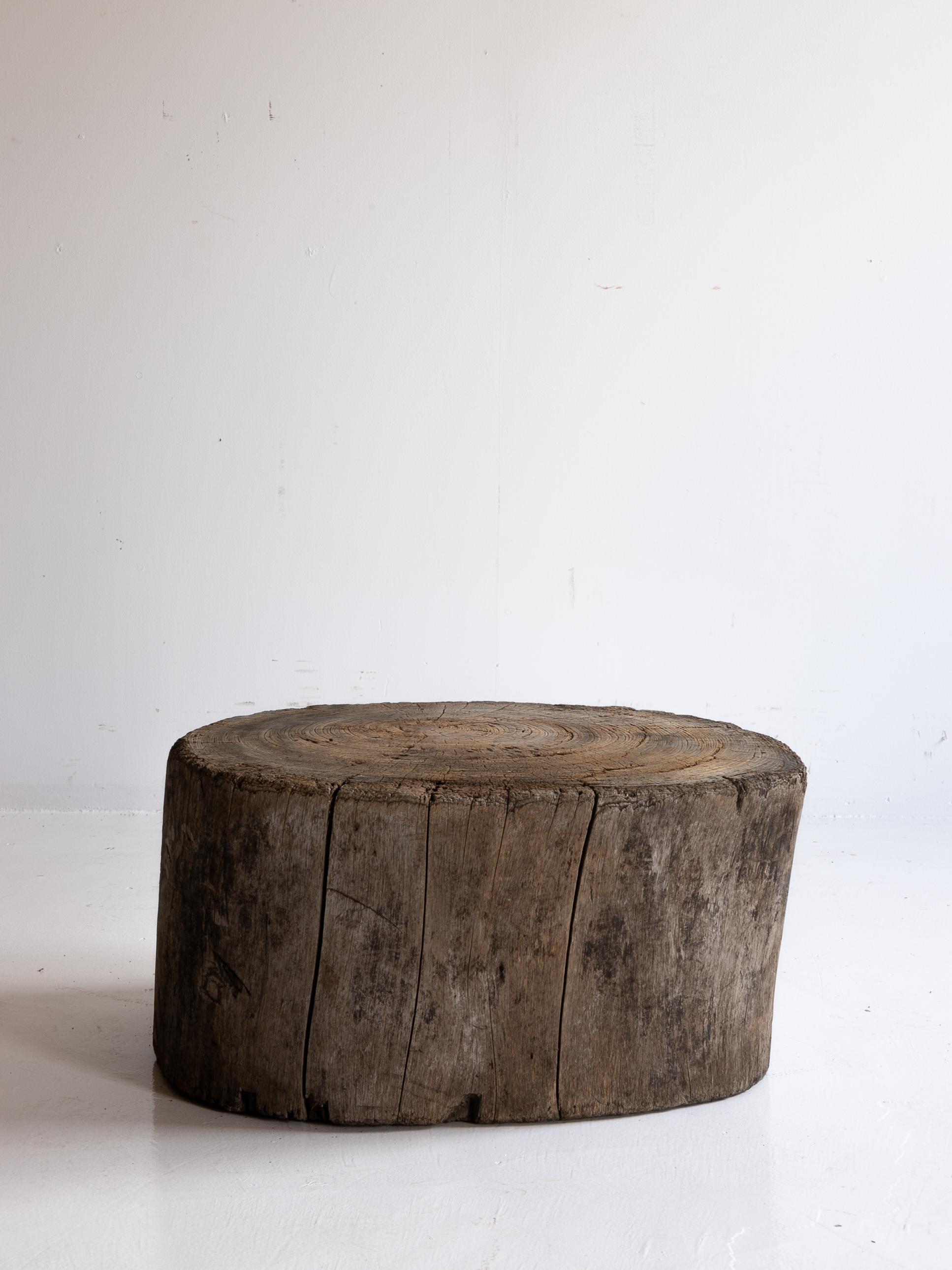 20ième siècle Planche de travail japonaise en bois ancien / Wabi sabi / Présentoir / Table d'appoint en vente