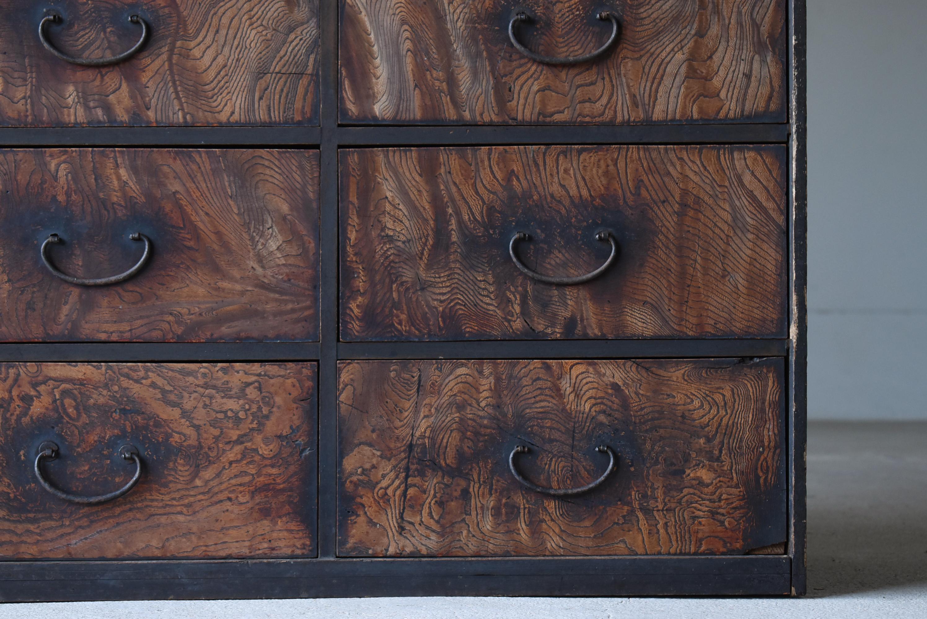Cajón Japonés Antiguo de Madera de Zelkova Años 1860-1900 / Tansu Wabi Sabi siglo XX