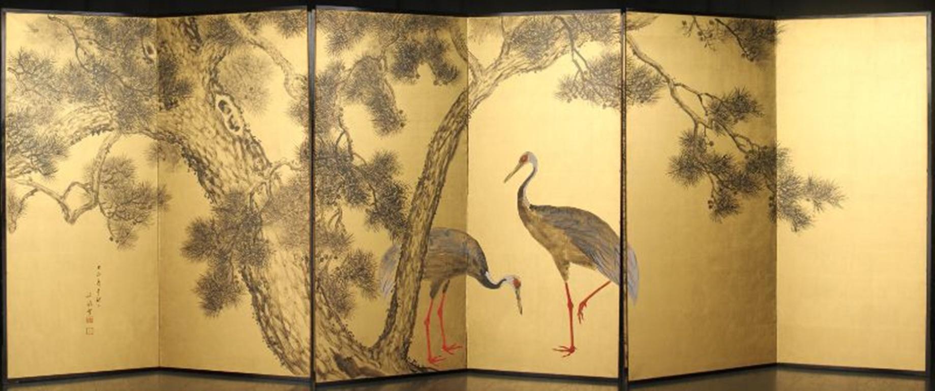 Material: gold background paper, wooden frame
One piece: W730 x H1760 mm, unfolded size: W4420 mm, 13 kg
Folded size: W750 x H1760 x D100 mm
Estimated packaging (sandwiched with 5 mm plywood): 16 cm x 90 cm x 190 cm, 32 kg

Auspicious crane and pine