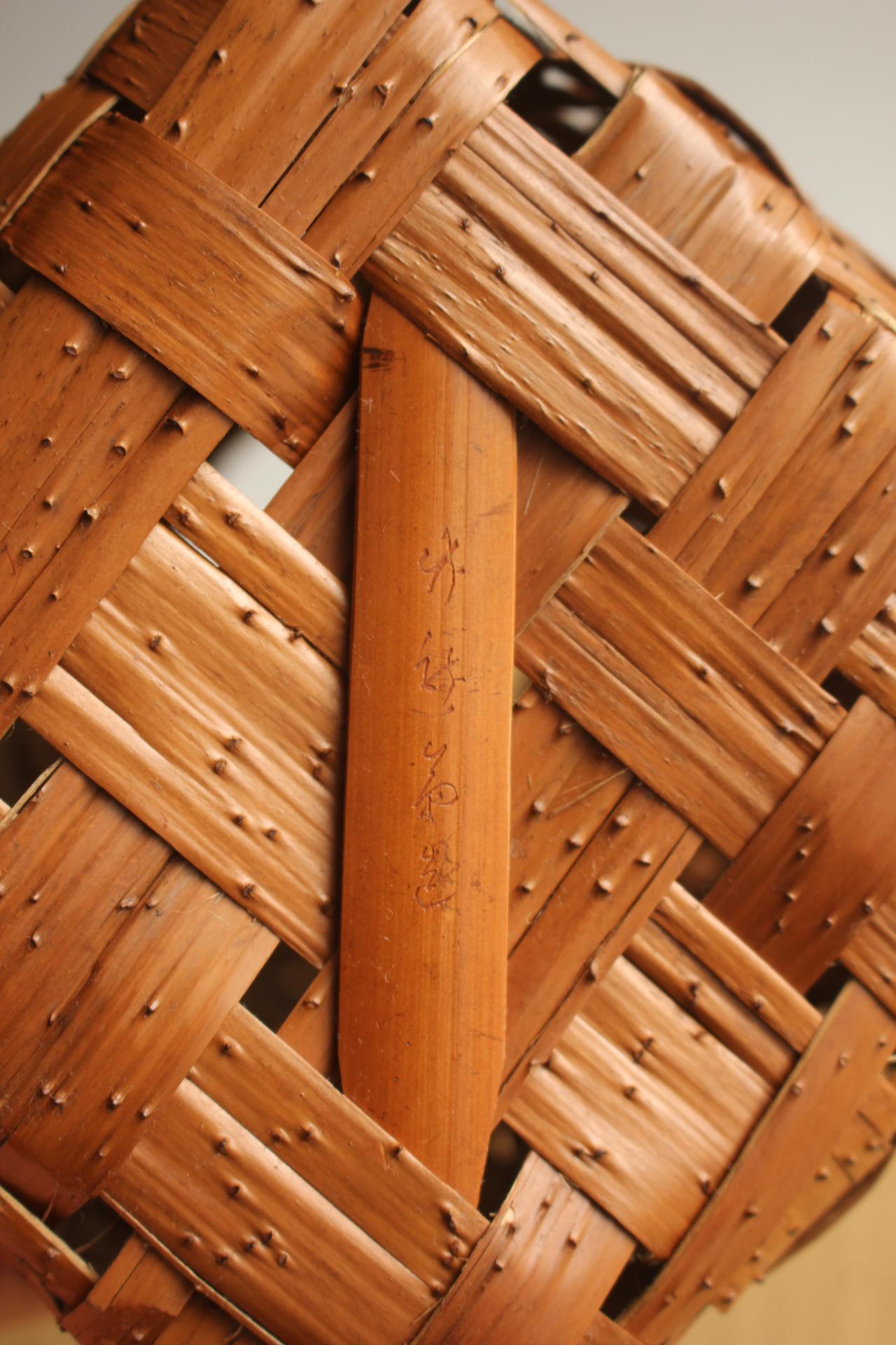Japanese Antiques a basket by Chikuryu-sai Yamamoto(山本竹龍齋) lotus Bamboo For Sale 12
