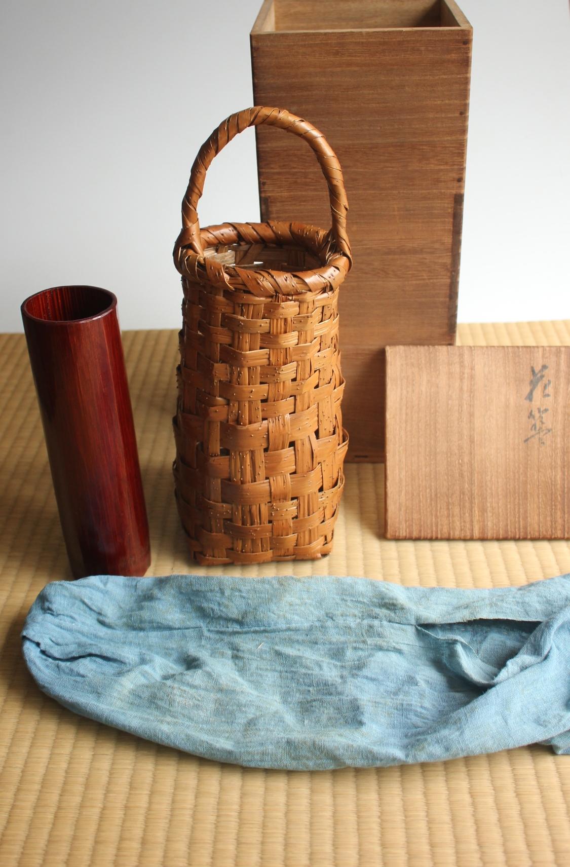 Japanese Antiques a basket by Chikuryu-sai Yamamoto(山本竹龍齋) lotus Bamboo For Sale 14