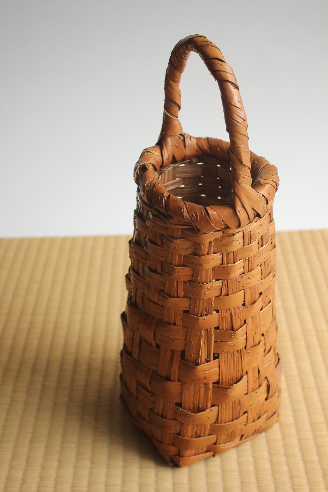 Japanese Antiques a basket by Chikuryu-sai Yamamoto(山本竹龍齋) lotus Bamboo For Sale 2