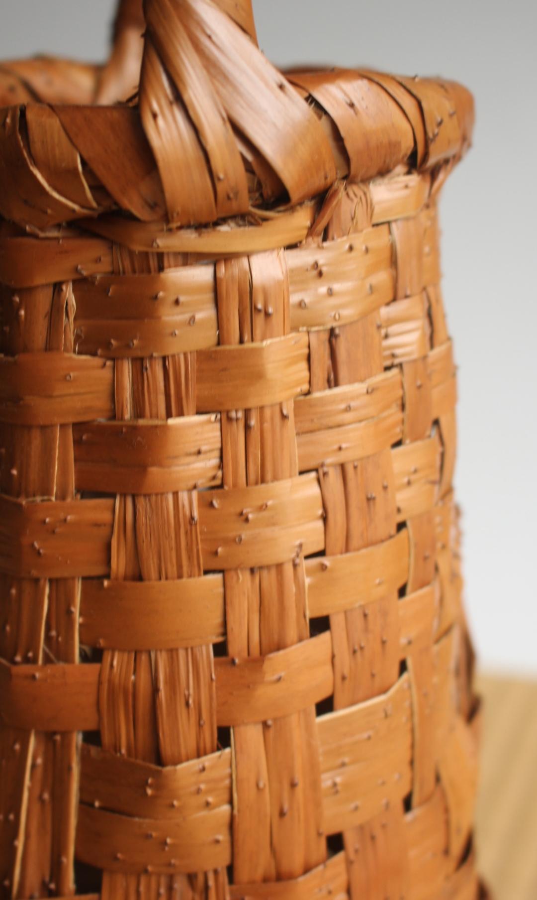 Japanese Antiques a basket by Chikuryu-sai Yamamoto(山本竹龍齋) lotus Bamboo For Sale 4