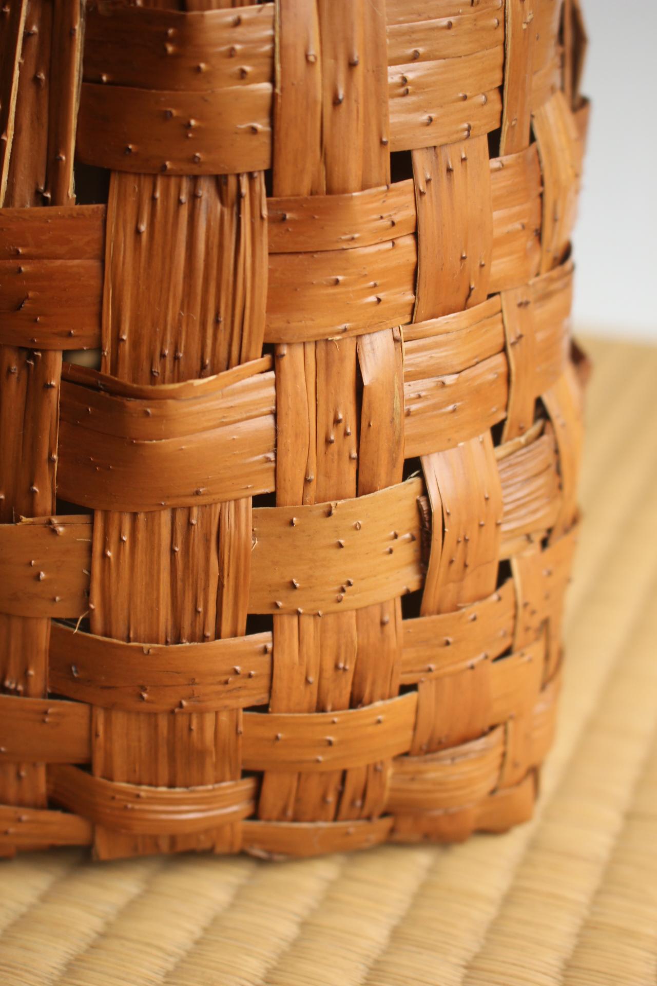 Japanese Antiques a basket by Chikuryu-sai Yamamoto(山本竹龍齋) lotus Bamboo For Sale 5