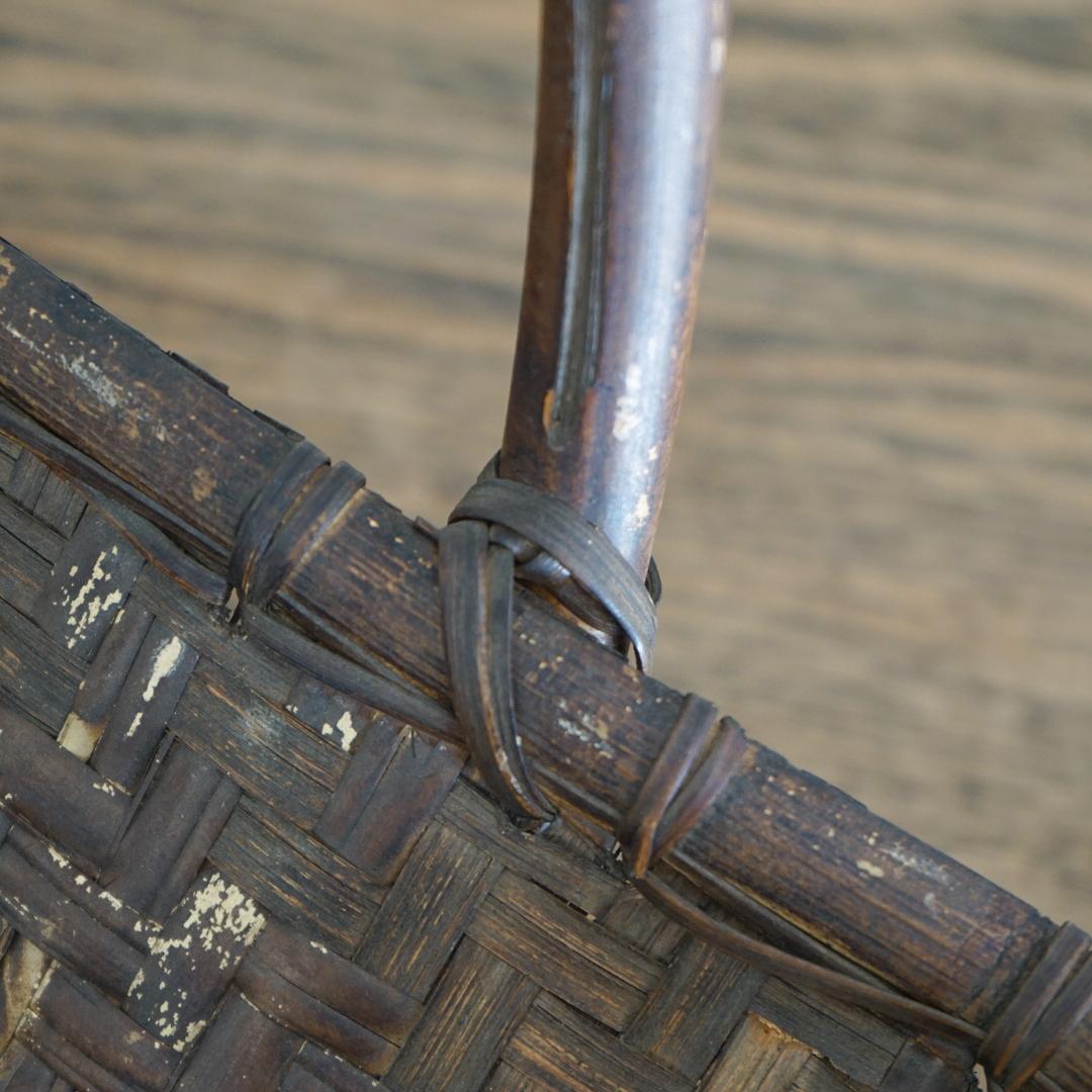 Japanese Antique Bamboo Basket Folk Craft 1930s-1950s Primitive Wabi-Sabi For Sale 3