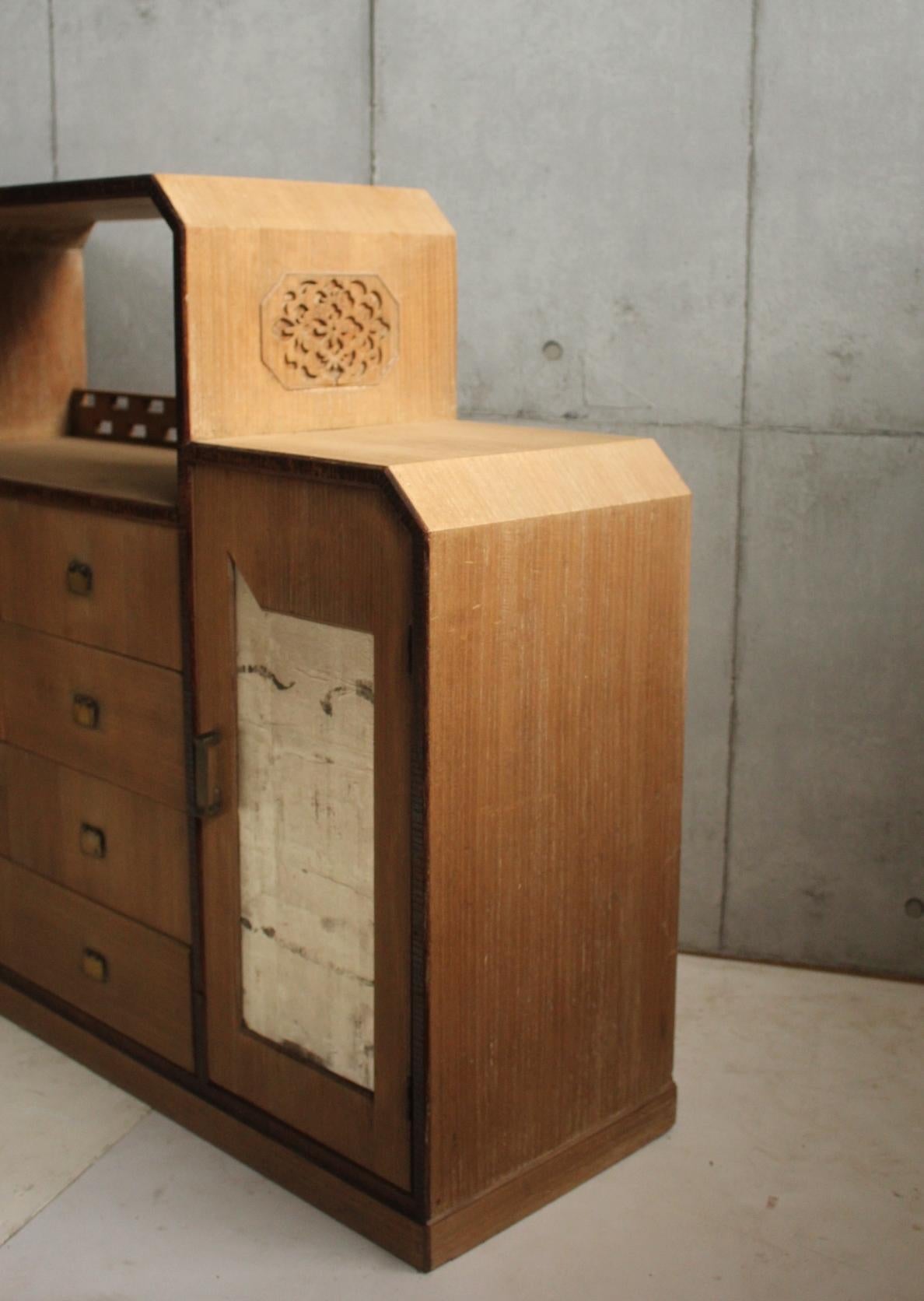 Old Japanese Modern Geometric design by a great joiner Paulownia wood drawer For Sale 6