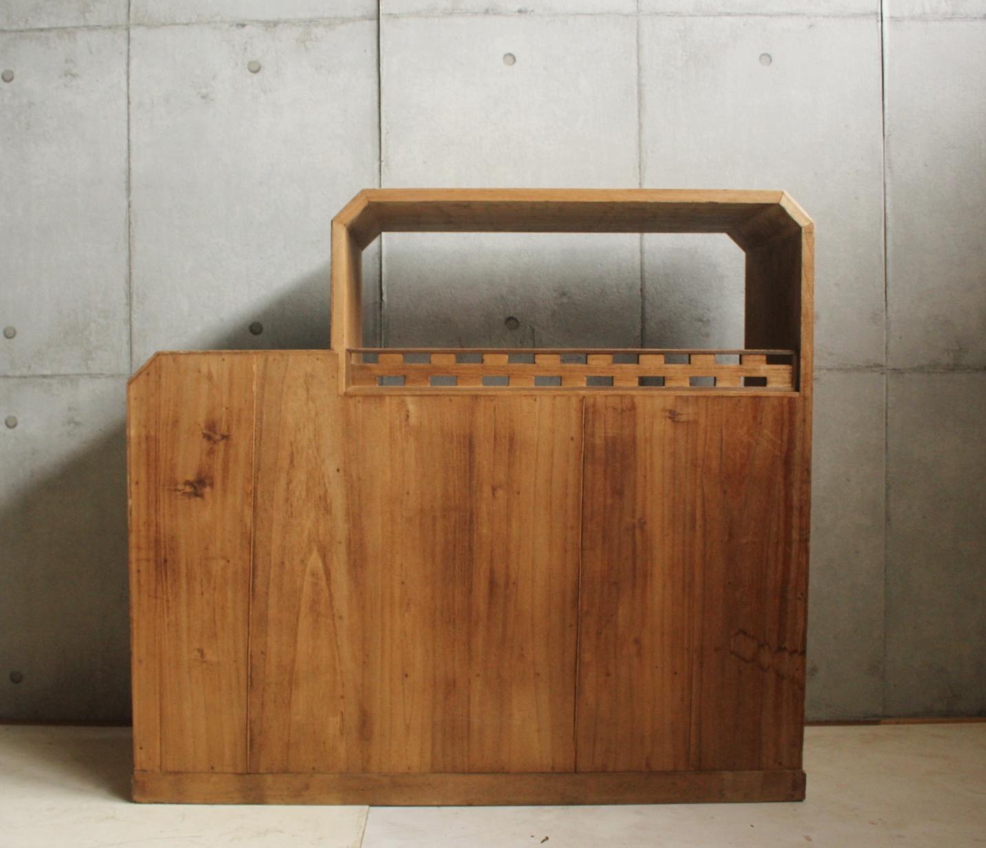 Old Japanese Modern Geometric design by a great joiner Paulownia wood drawer For Sale 10