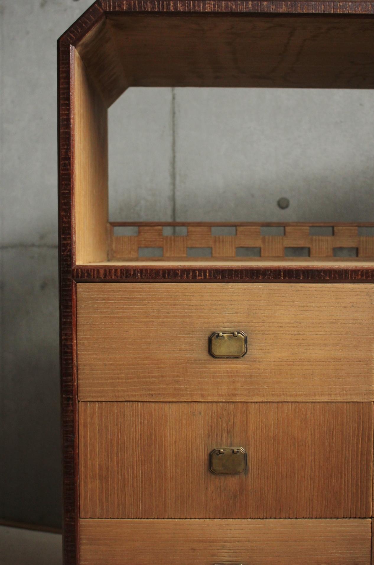20th Century Old Japanese Modern Geometric design by a great joiner Paulownia wood drawer For Sale