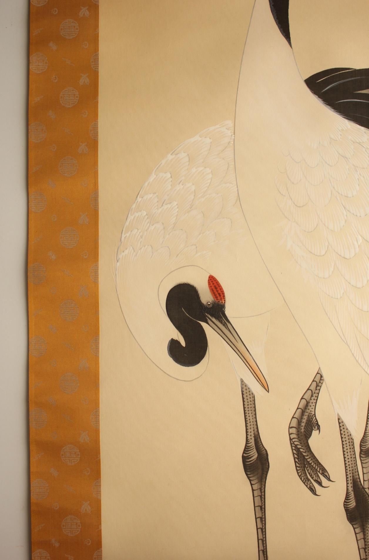 Japanese Antiques Hanging scroll, crane, silk In Good Condition For Sale In Niiza, JP