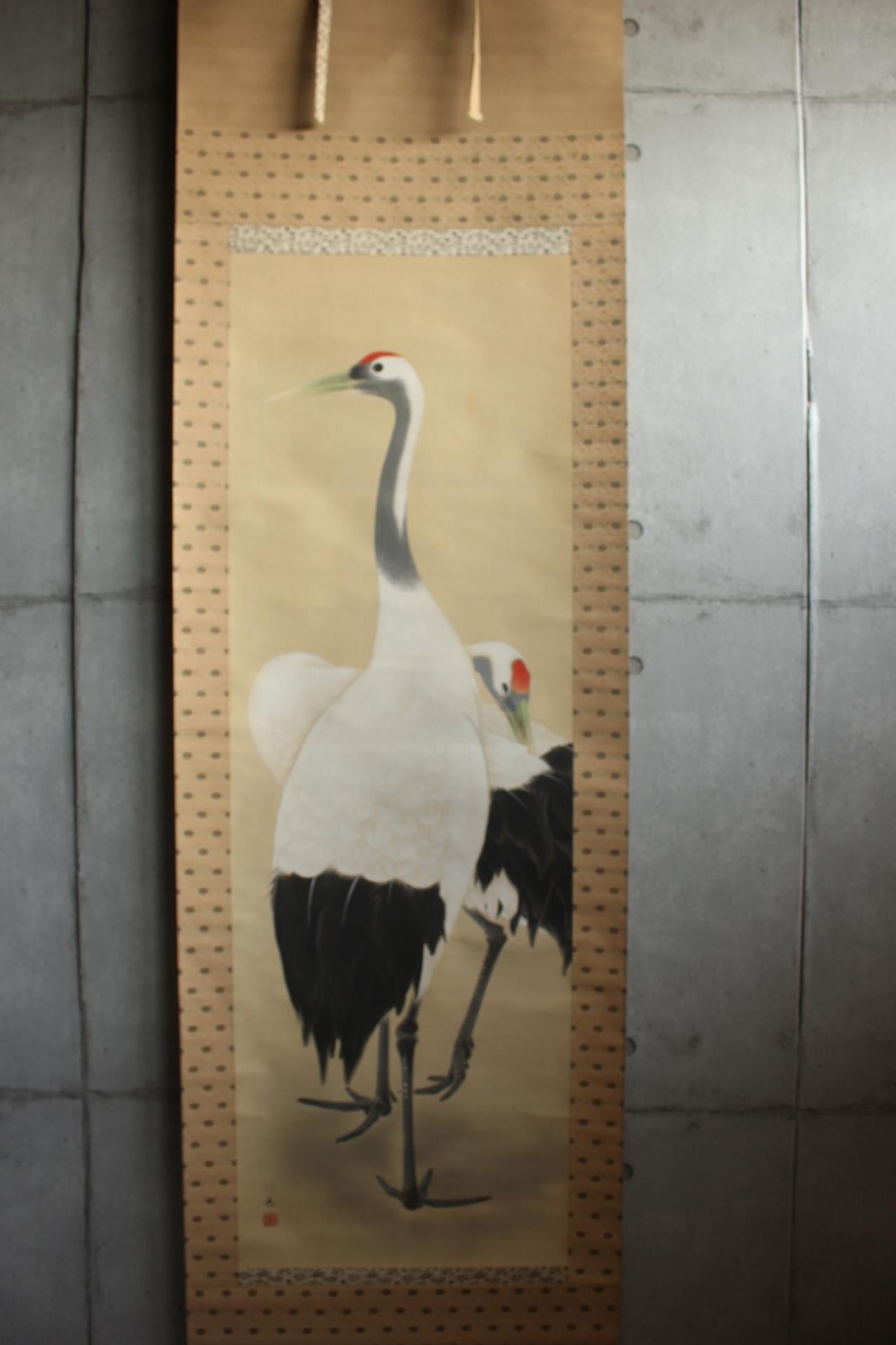 Japanese Antiques Hanging scroll, silk, crane In Fair Condition For Sale In Niiza, JP