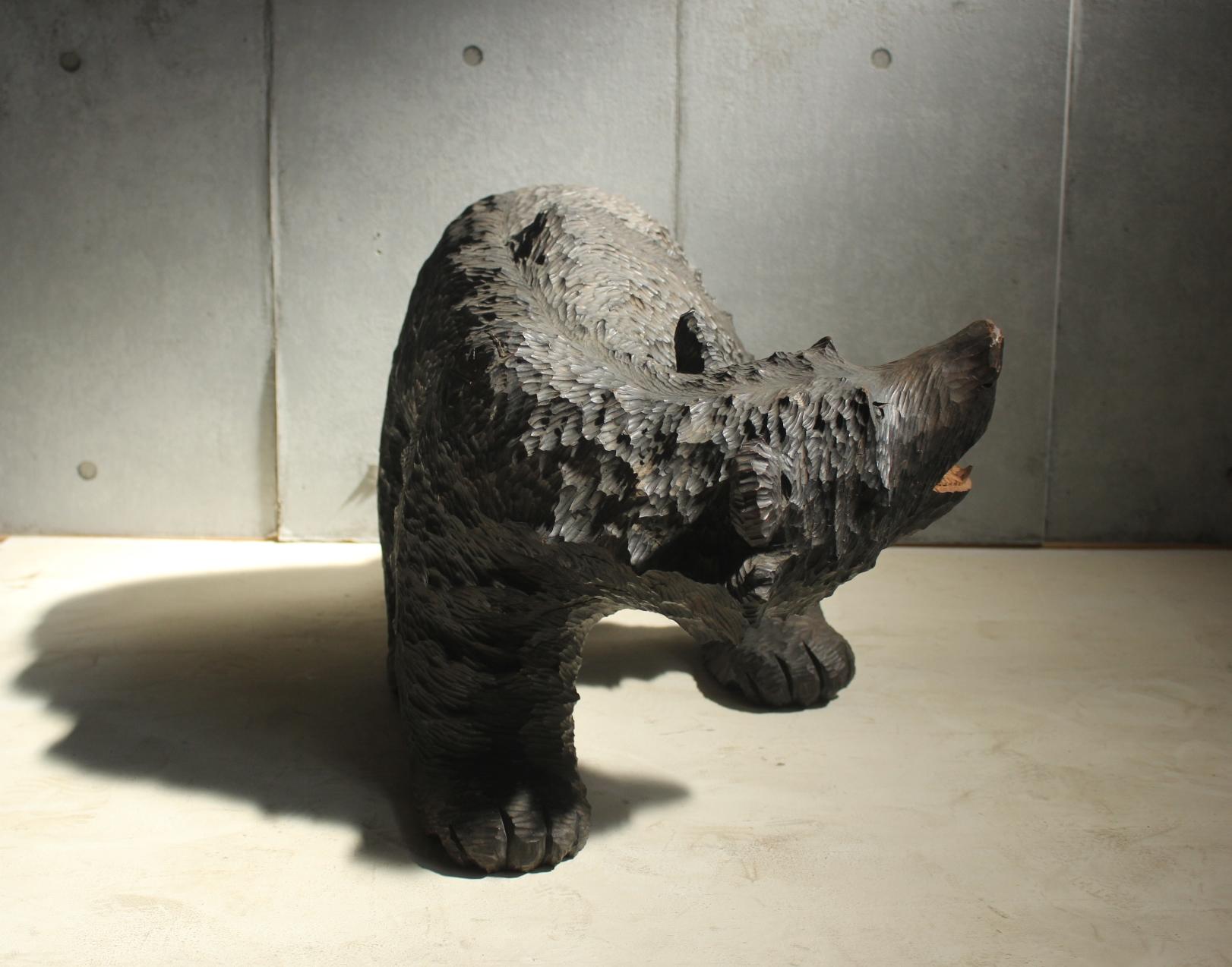 Japanese Antiques Hokkaido Folk Crafts Large Wood Carving Bear For Sale 6