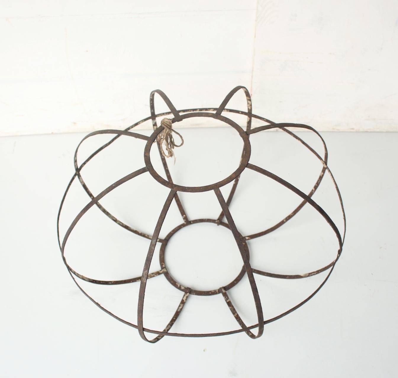 Japanese Antiques Iron lantern In Fair Condition For Sale In Niiza, JP