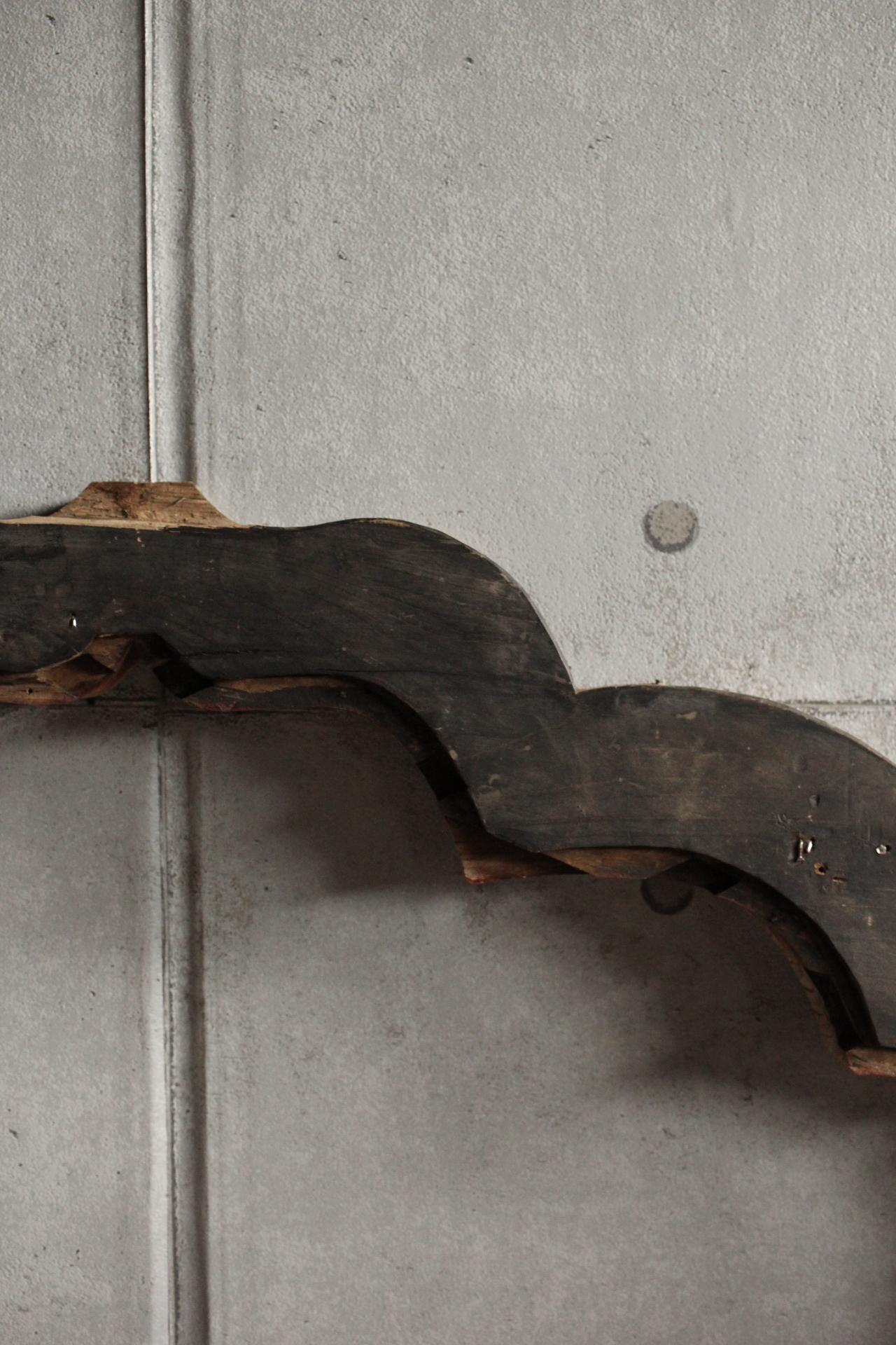 Japanese Antiques Kato-style(Firelight-shaped) wood window, for temples building For Sale 13
