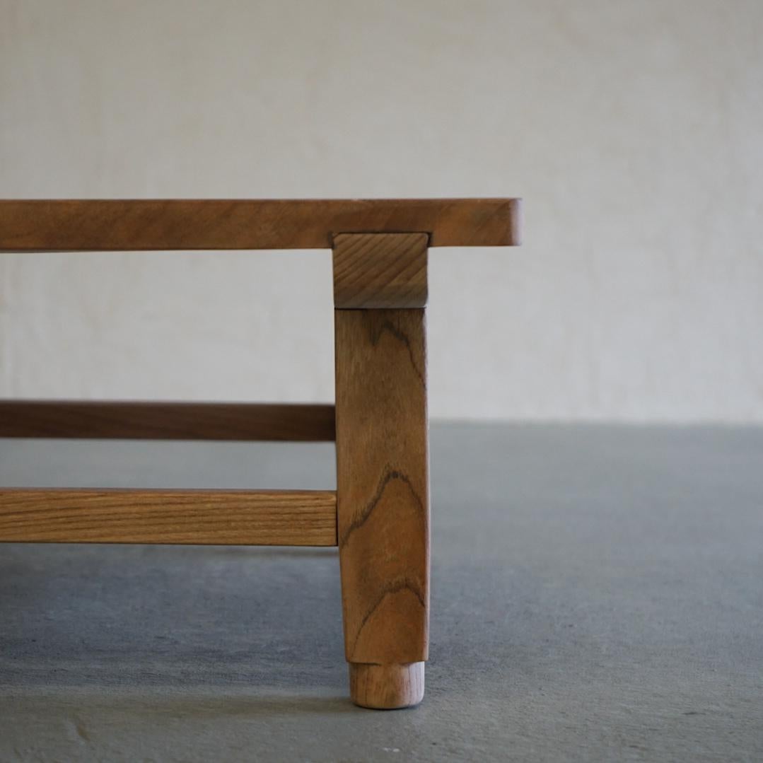 Japanische antike niedrigen Tisch Zelkova Holz 1930-1950er Jahre primitive Wabi-Sabi im Angebot 1