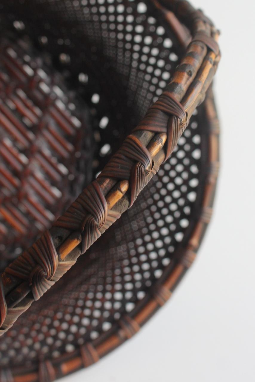 Japanese Antiques Maeda Chikubosai II, Hosai, bamboo tray, flat flower basket For Sale 5