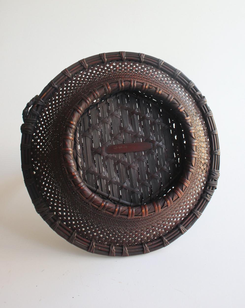 Japanese Antiques Maeda Chikubosai II, Hosai, bamboo tray, flat flower basket For Sale 7