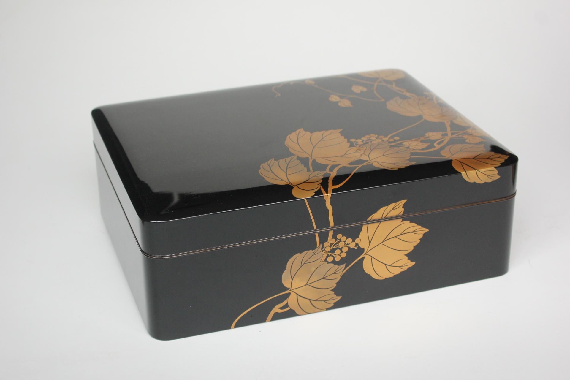 Antichità giapponese Mitamura Jiho Ivy Makie (lacca) Scatola di carta per calligrafia in vendita 6