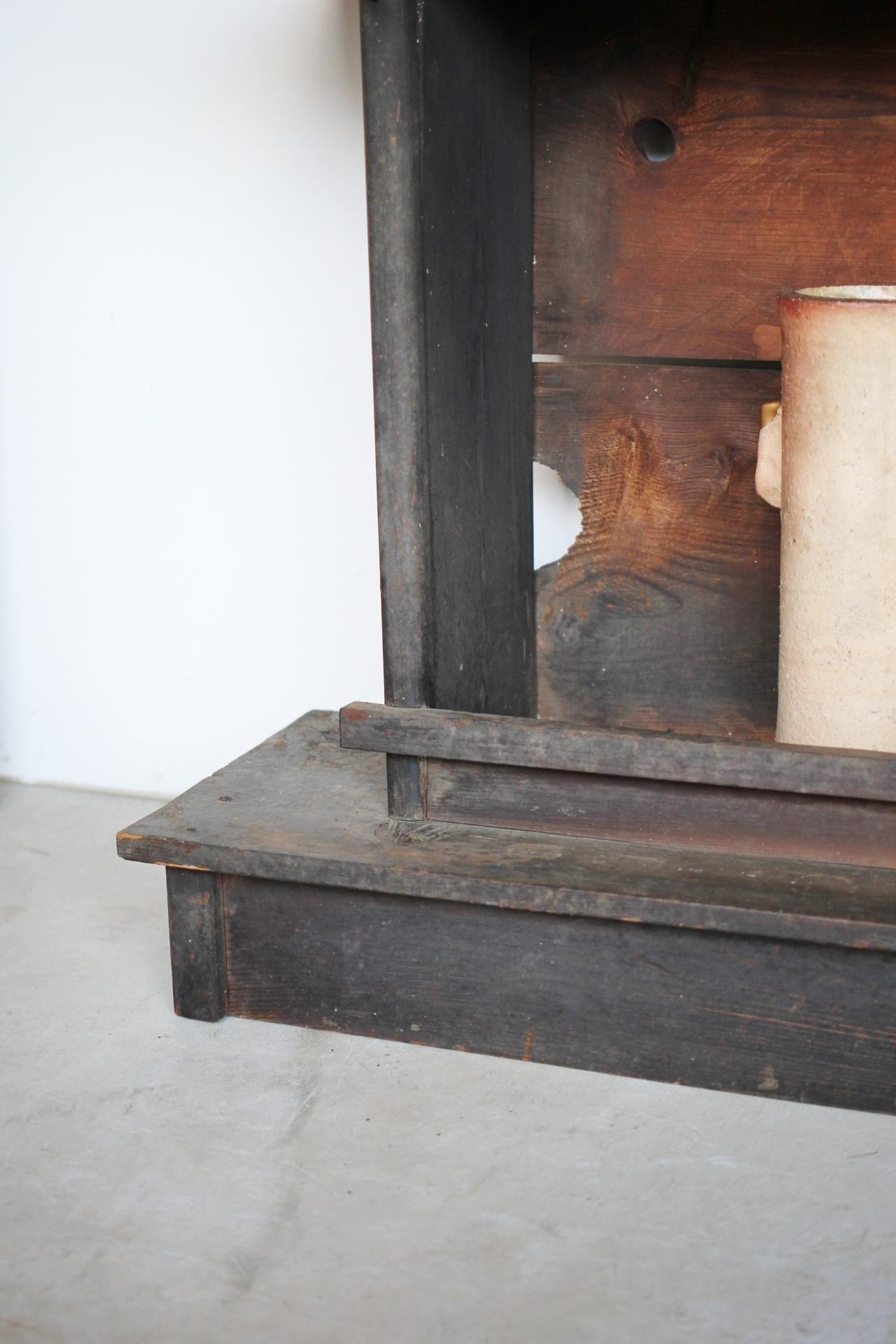 Japanese Antiques Primitive Art wood Shrine for Buddhist statues In Fair Condition For Sale In Niiza, JP
