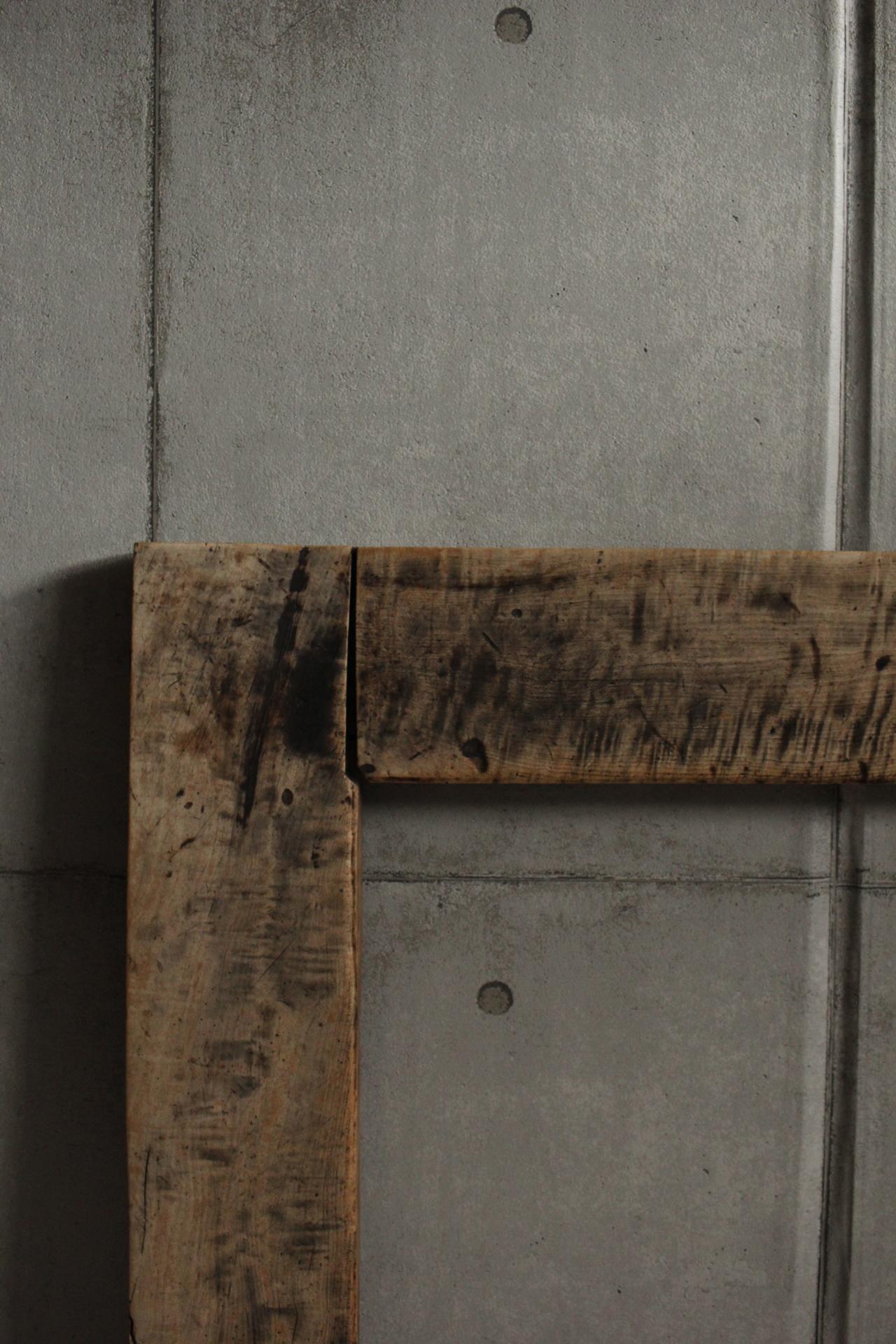 Japanese Antiques primitive Japanese oak a wooden frame for hearth In Fair Condition For Sale In Niiza, JP