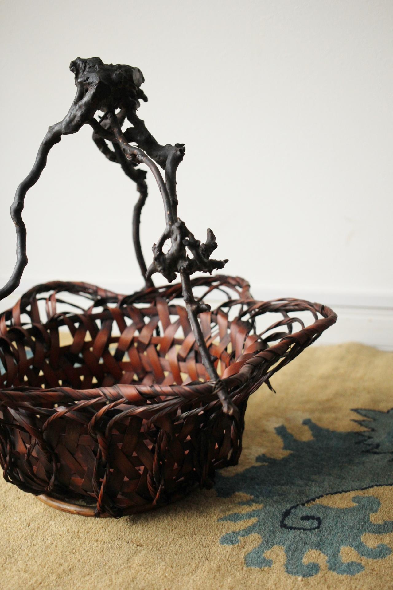 Japanese Antiques Star-shaped bamboo flower basket For Sale 9