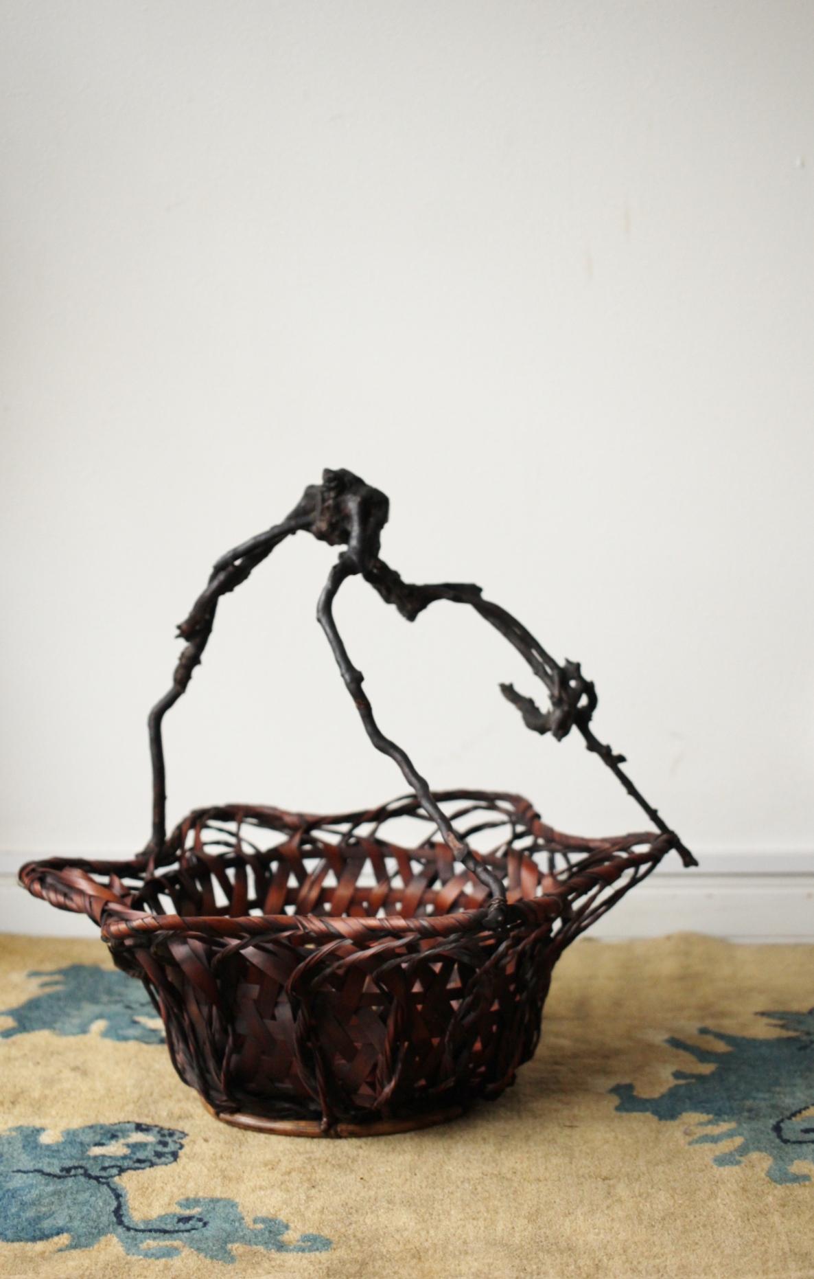 Japanese Antiques Star-shaped bamboo flower basket For Sale 10
