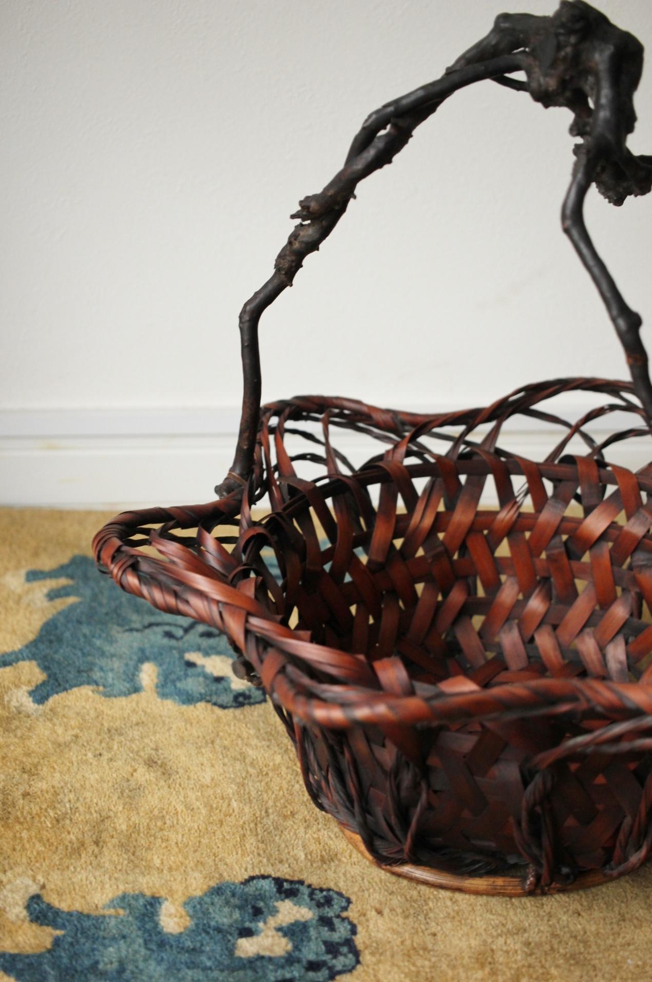 Japanese Antiques Star-shaped bamboo flower basket For Sale 11