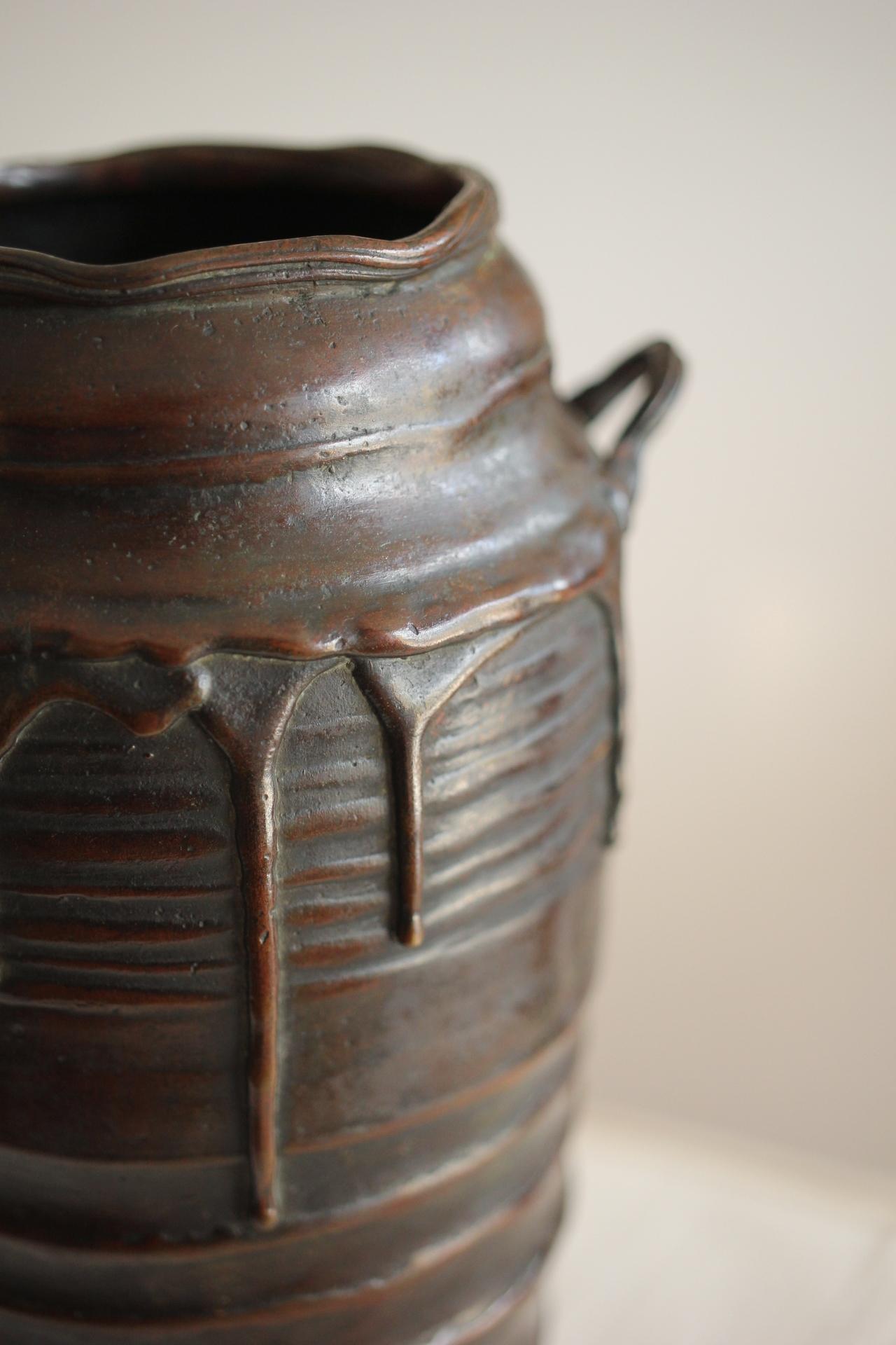 Vaso di antiquariato giapponese Suga Geshin, fusione di cera con motivo del drago della pioggia in vendita 9