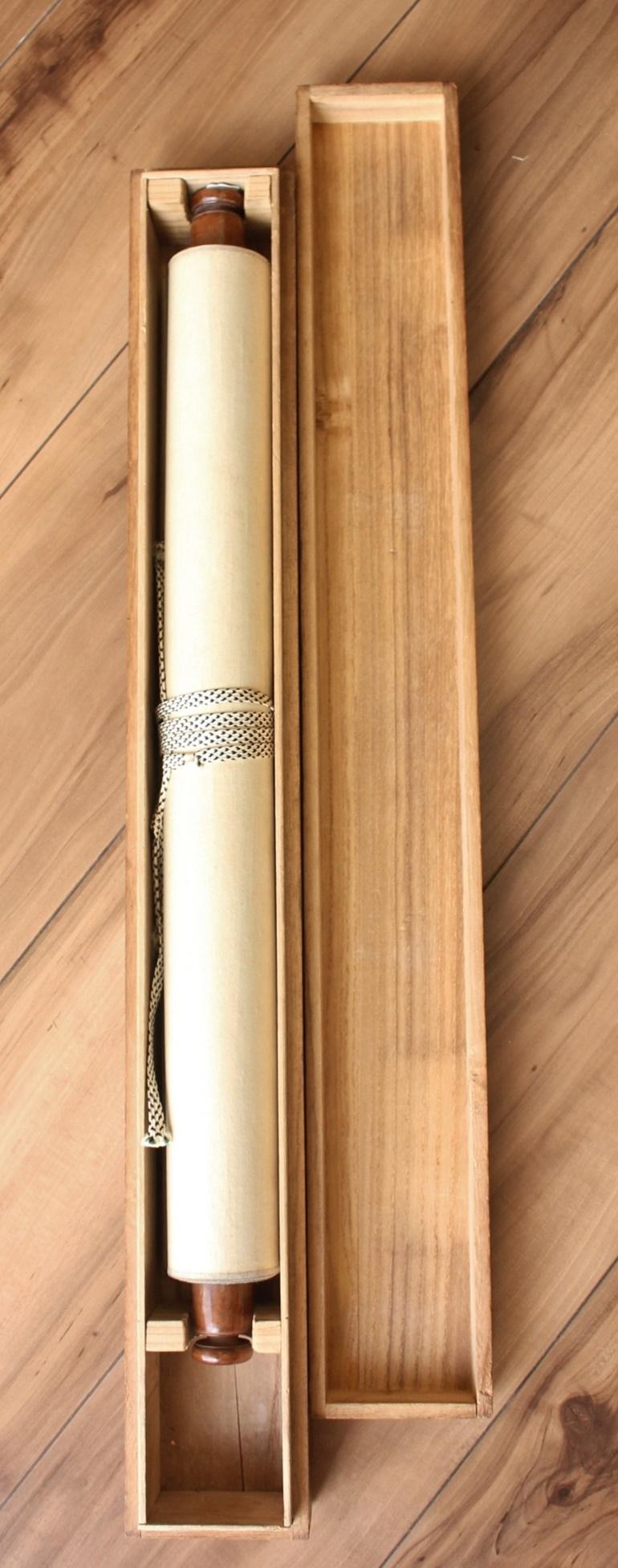 Japanese Antiques Takeya-machi embroidery, bird picture, hanging scroll For Sale 14