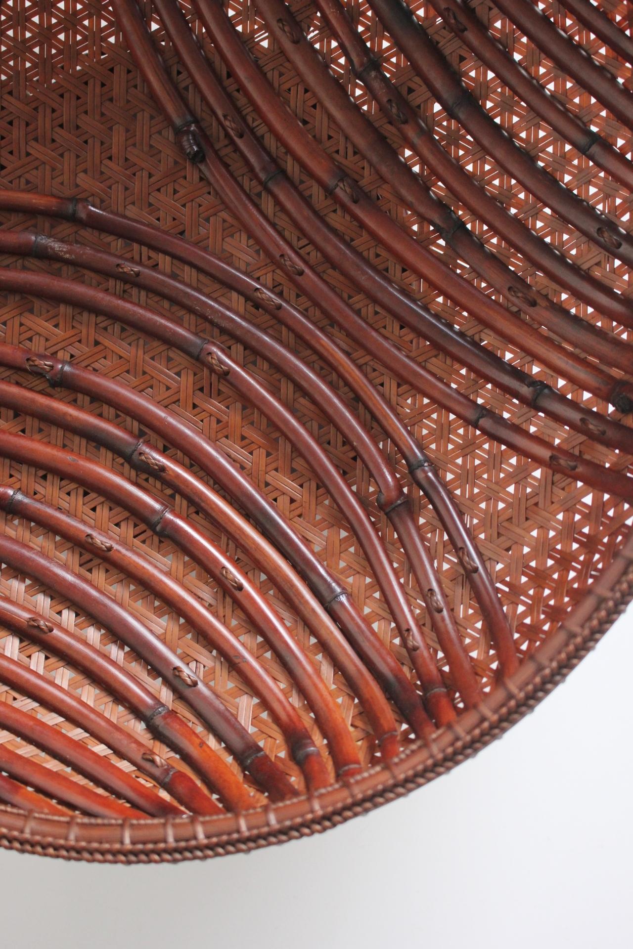Japanese Antiques Tanaka Kosai Striped Flower Basket Bamboo Basket In Good Condition For Sale In Niiza, JP