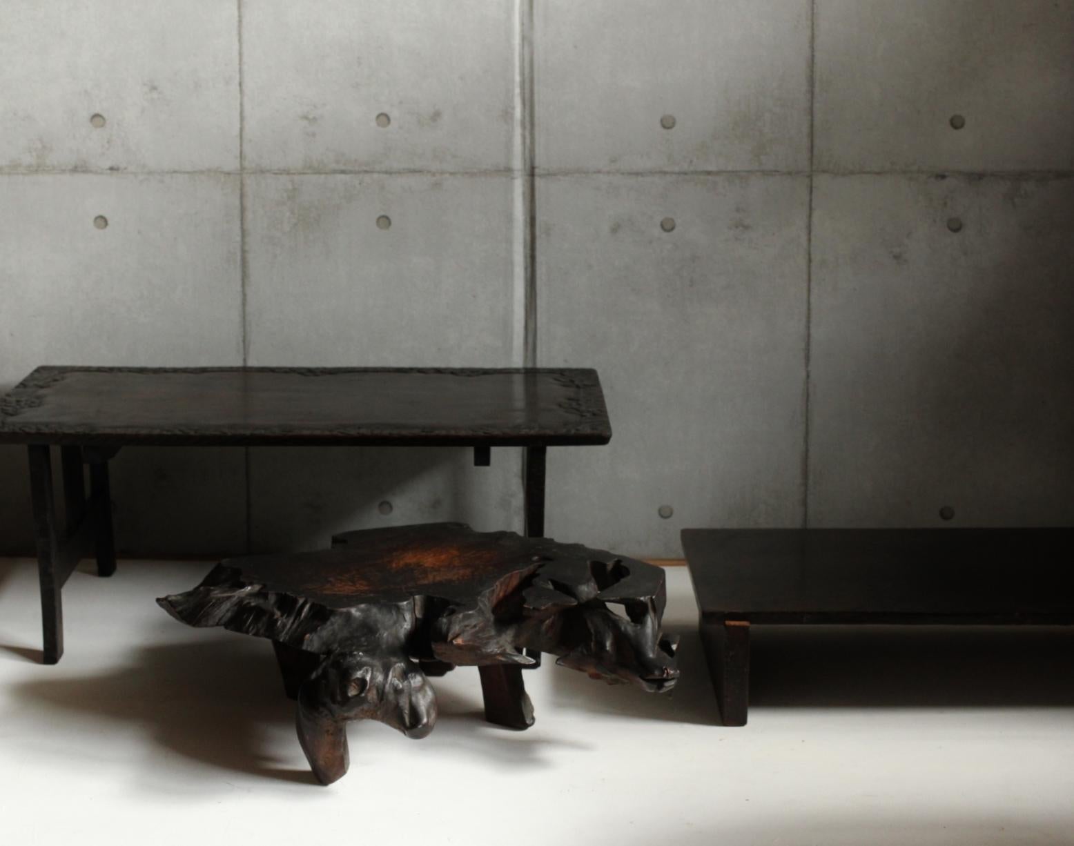 650(W)× 210(H) × 580(D) [mm]
10kg
Material unknown

A beautiful, well-balanced tree with natural roots
The legs are artificially shaped, but the legs and the tree are carved from a single piece of wood
The tabletop is flat and already has