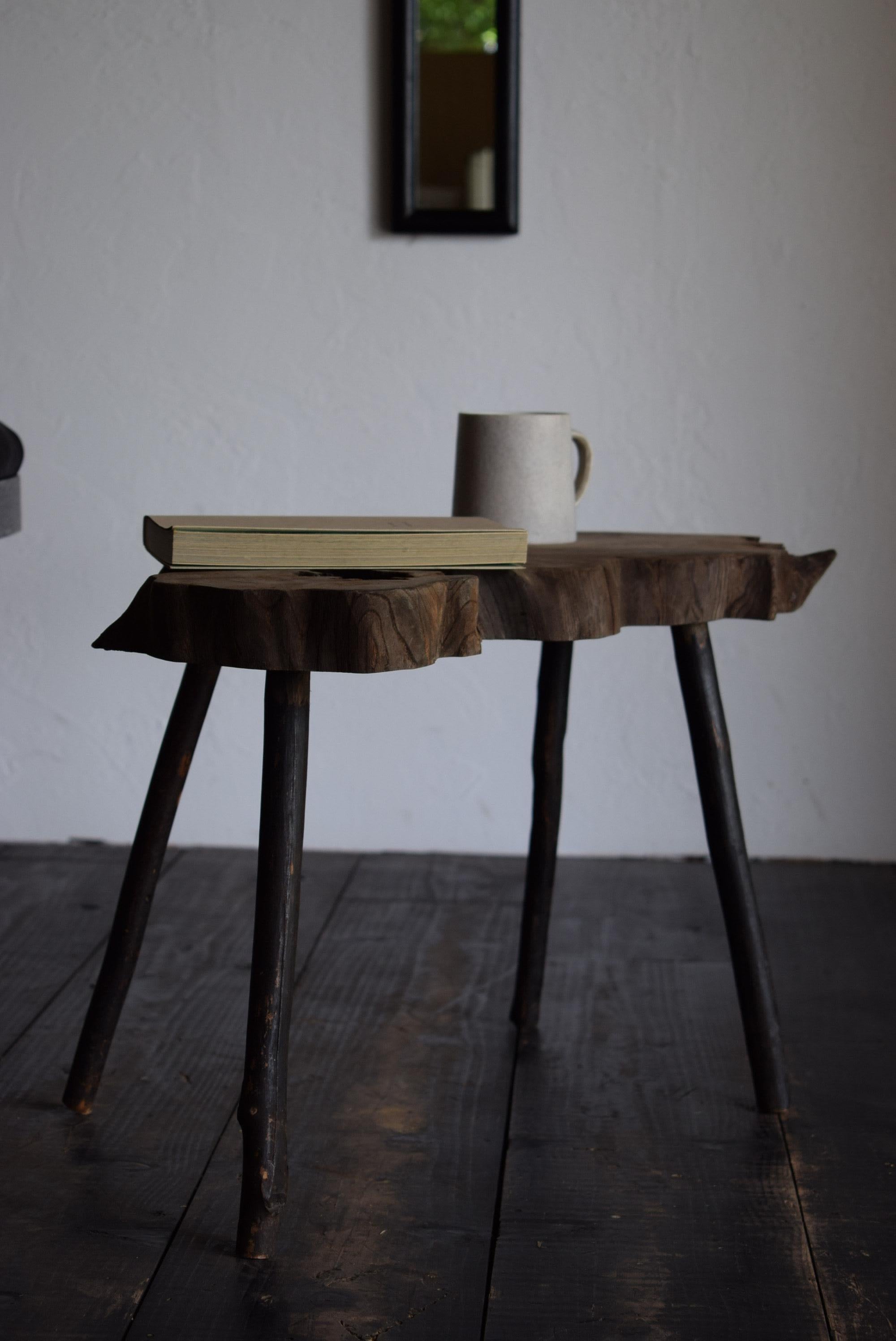 Japanese antiques wood table /wabi-sabi side table / primitive wood table / stan en venta 4