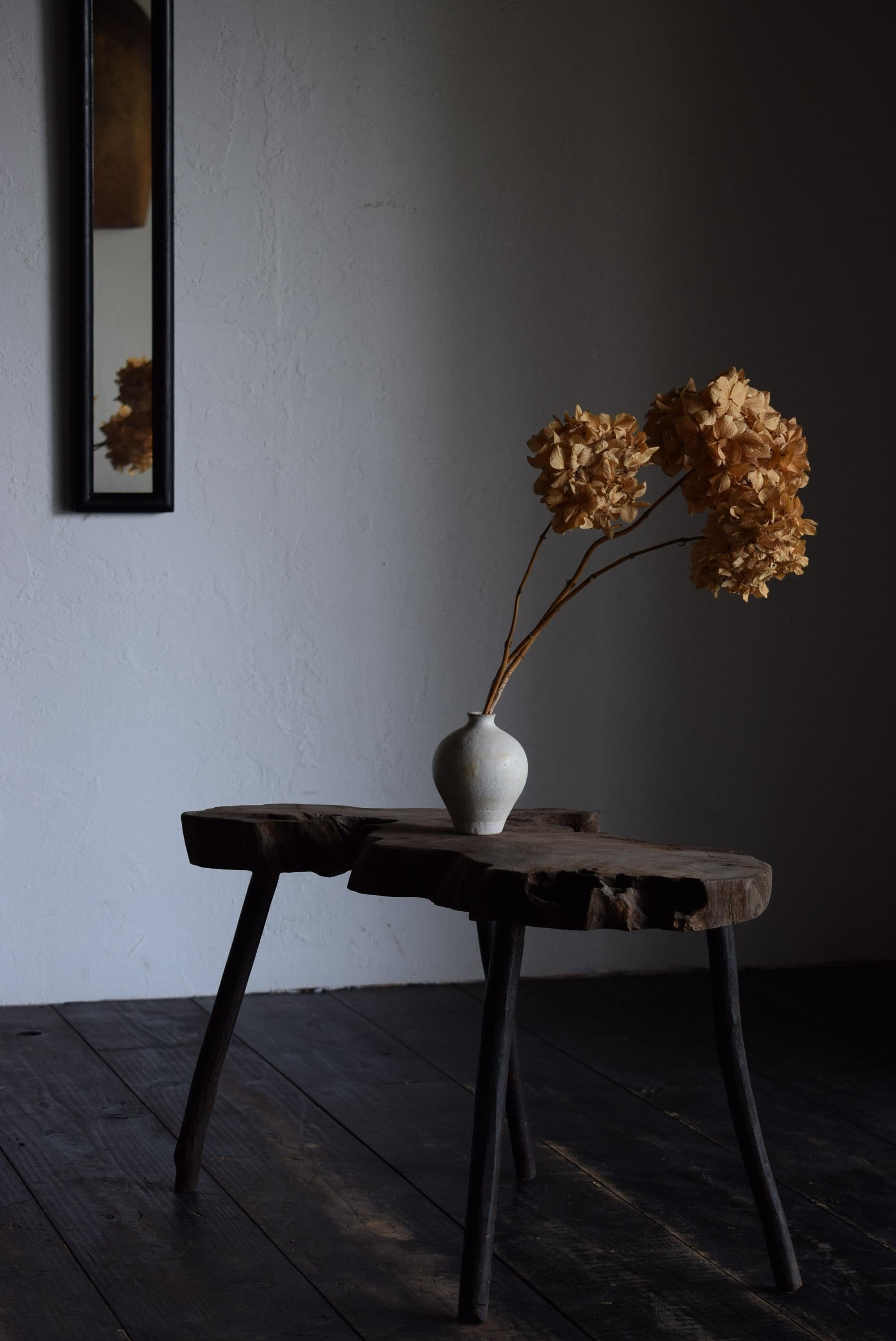 Japanese antiques wood table /wabi-sabi side table / primitive wood table / stan en Bueno estado para la venta en Sammu-shi, Chiba