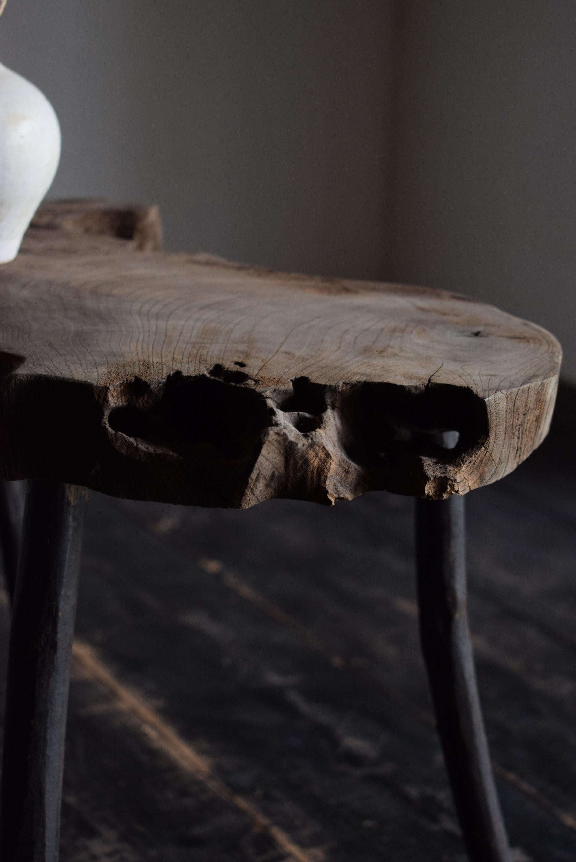 Japanese antiques wood table /wabi-sabi side table / primitive wood table / stan Madera en venta
