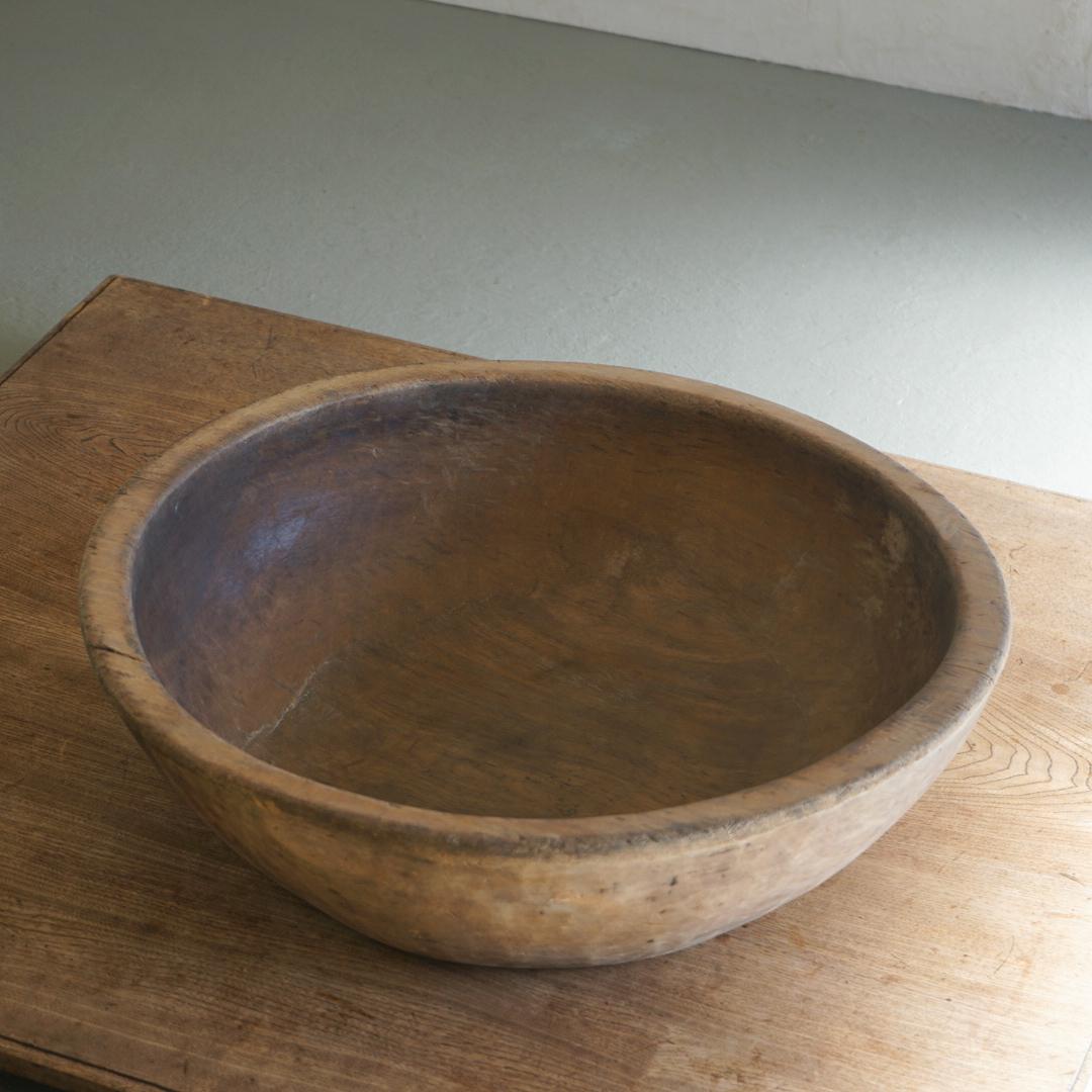 Japanese Antique Wooden Bowl 1910s-1940s Primitive Wabi-Sabi For Sale 4