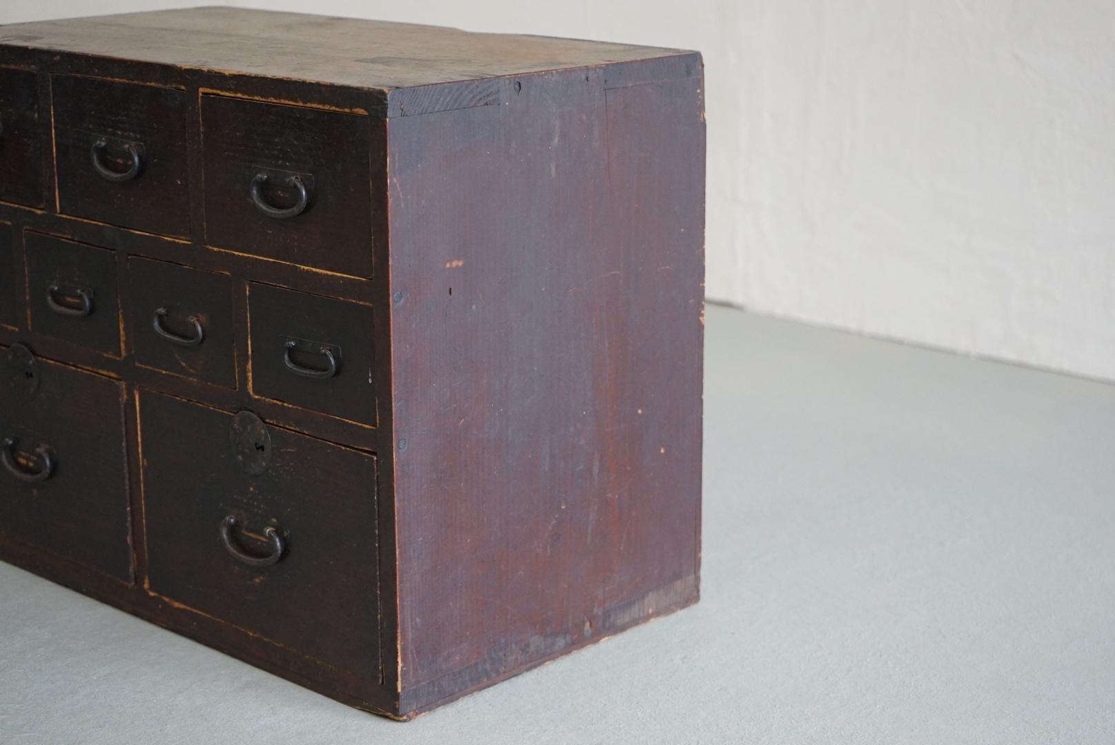 Japanese Antique Wooden Drawers Storage Box 1910s-1930s Wabi-Sabi In Good Condition For Sale In Chiba-Shi, JP