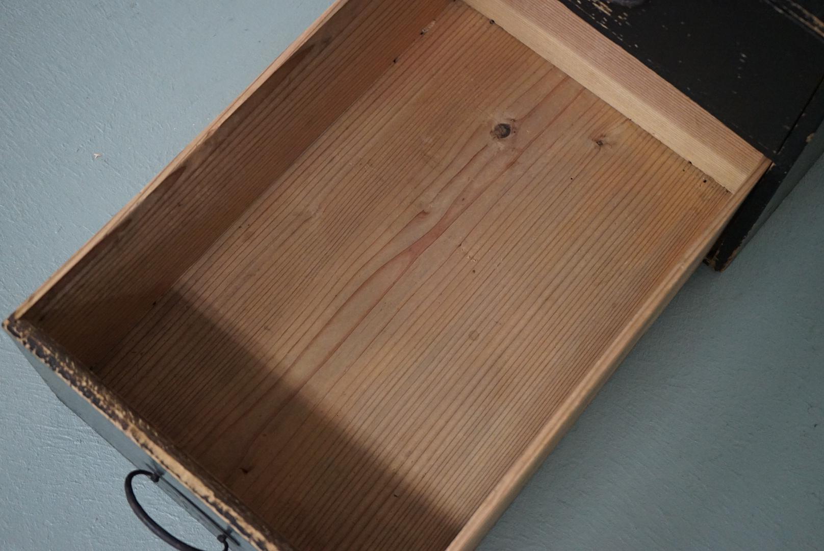 Japanese Antique Wooden Drawers Storage Box 1910s-1930s Wabi-Sabi For Sale 3