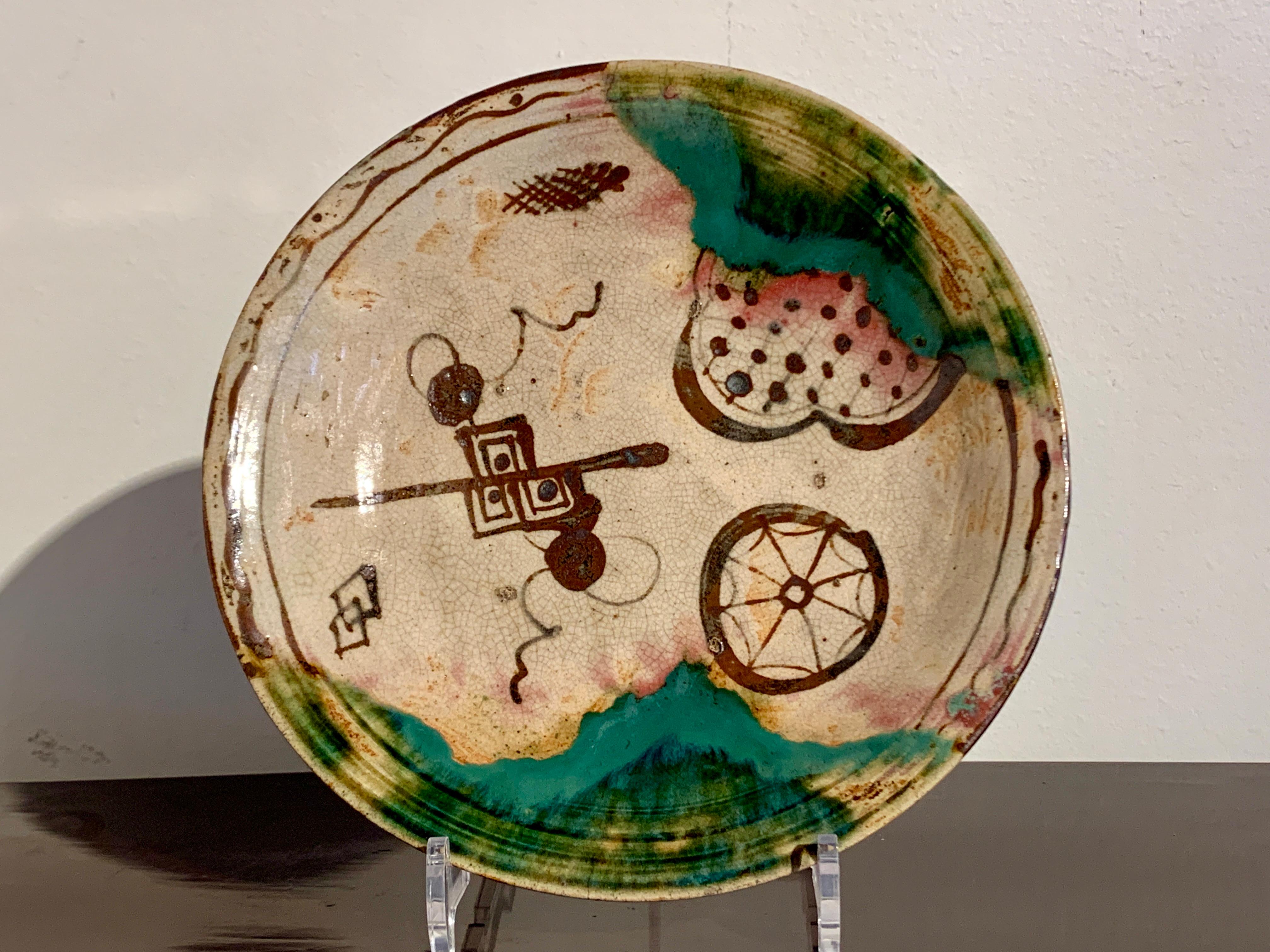 Fired Japanese Ao-Oribe Glazed Stoneware Dish, Early Edo Period, 17th Century, Japan For Sale