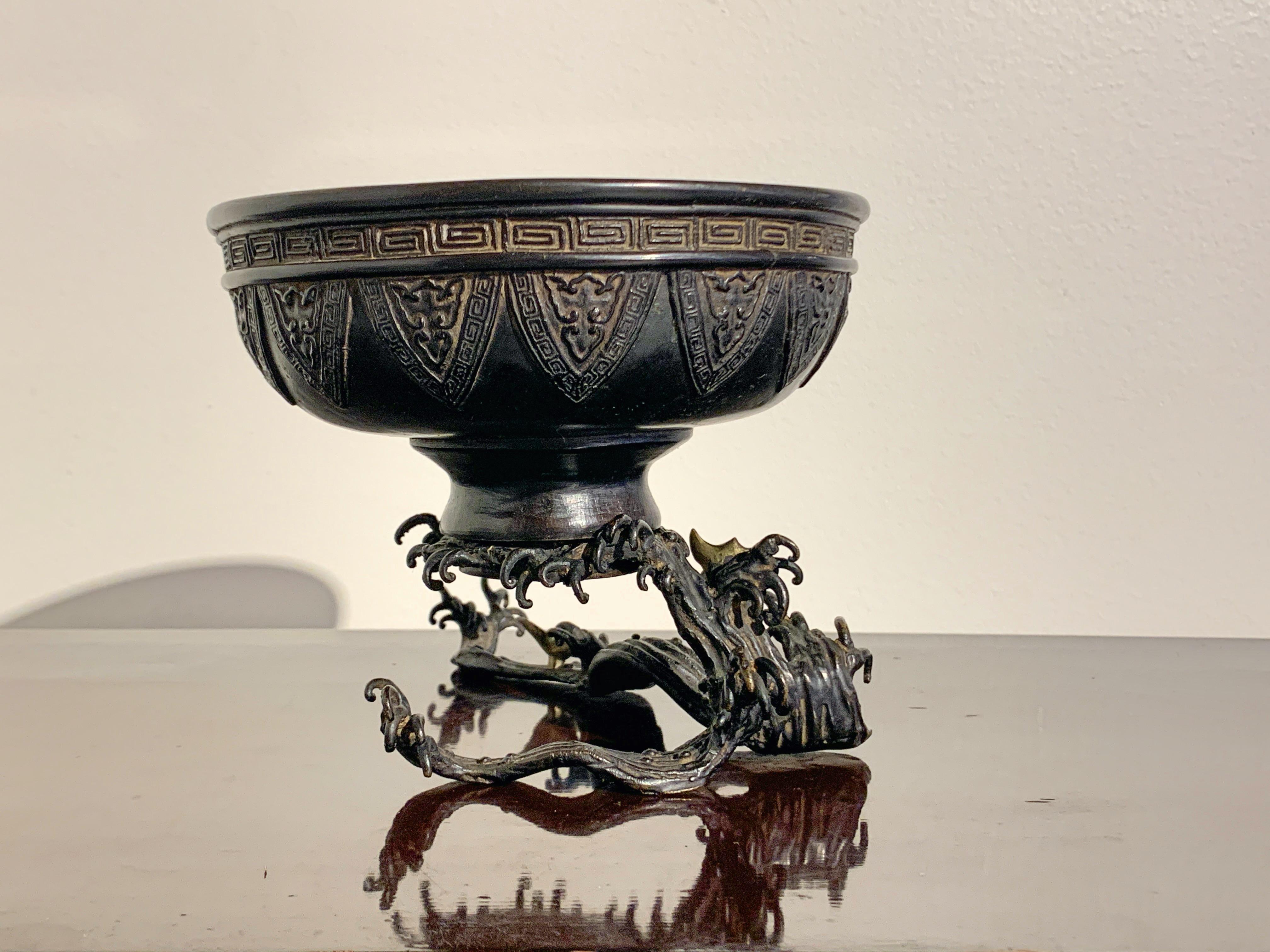 Japanese Archaistic Bronze Usabata with Waves and Plovers, Meiji Period In Good Condition In Austin, TX