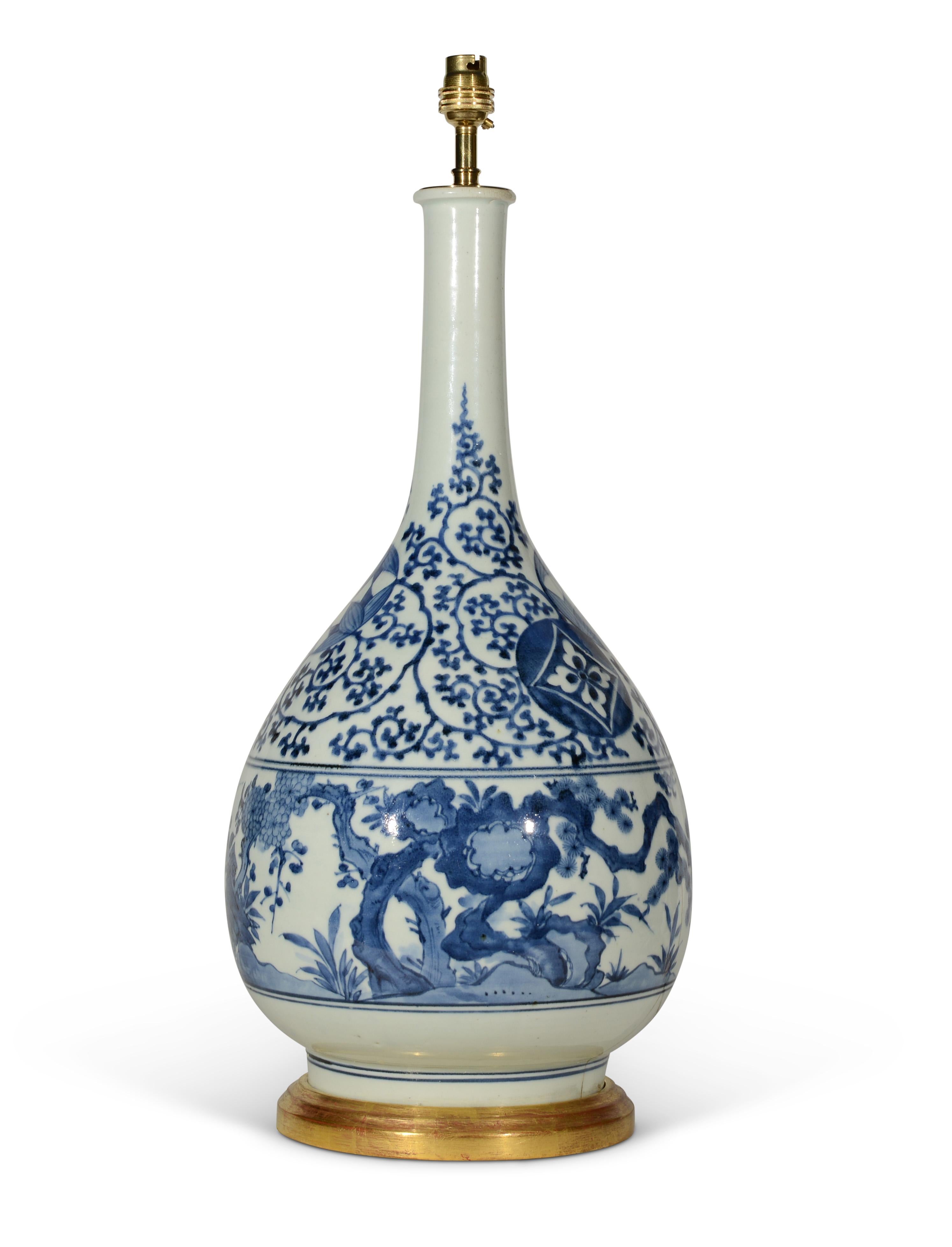 Lámpara de mesa de porcelana antigua japonesa Arita azul y blanca de mediados del siglo XVII en Bueno estado para la venta en London, GB