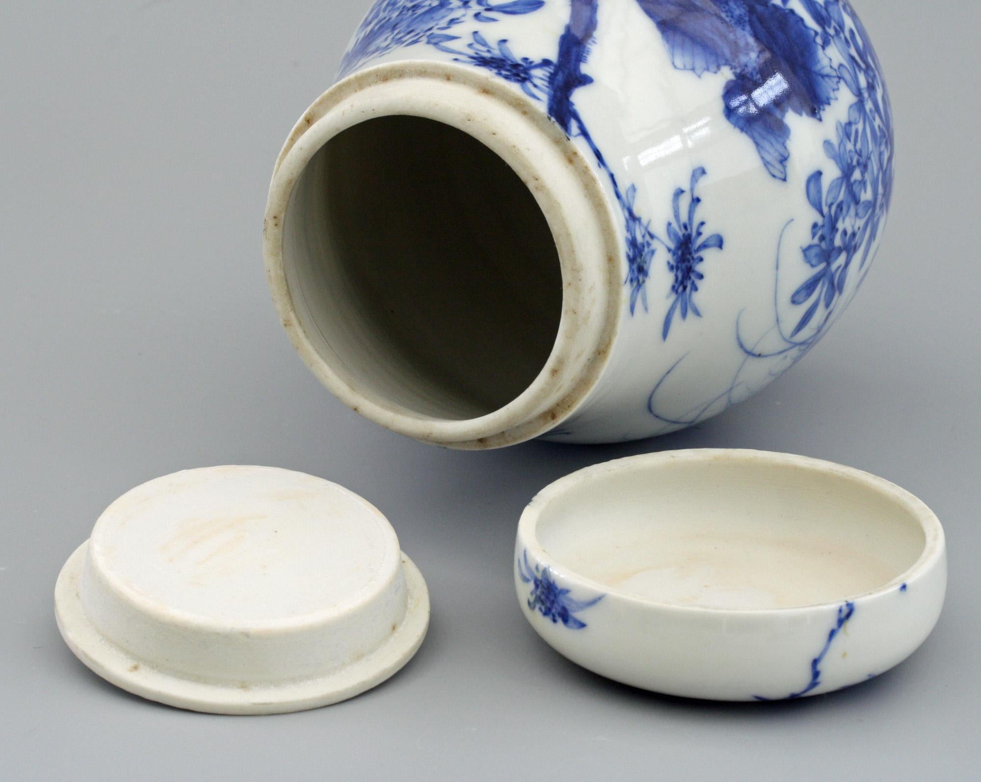 Japanese Arita Blue and White Landscape Porcelain Lidded Tea Caddy In Good Condition In Bishop's Stortford, Hertfordshire
