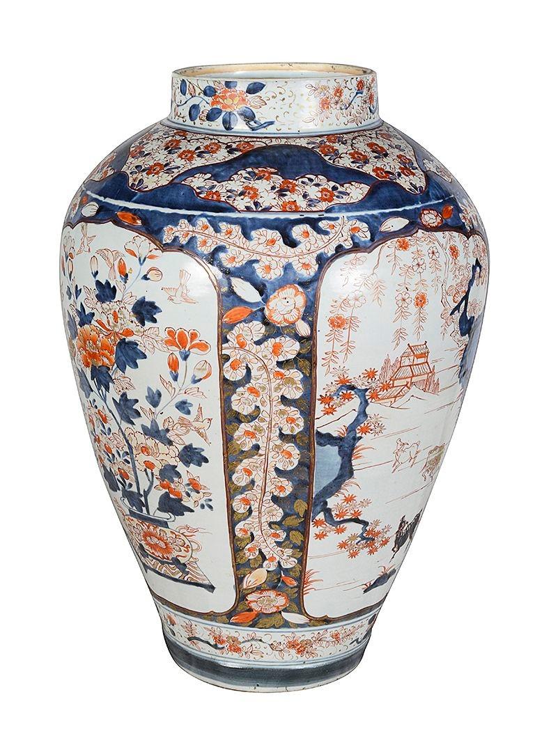 Hand-Painted Japanese Arita Imari 18th Century vase. For Sale
