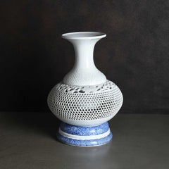 Japanese Arita/Imari "Hakuji Sukashi" botan vase