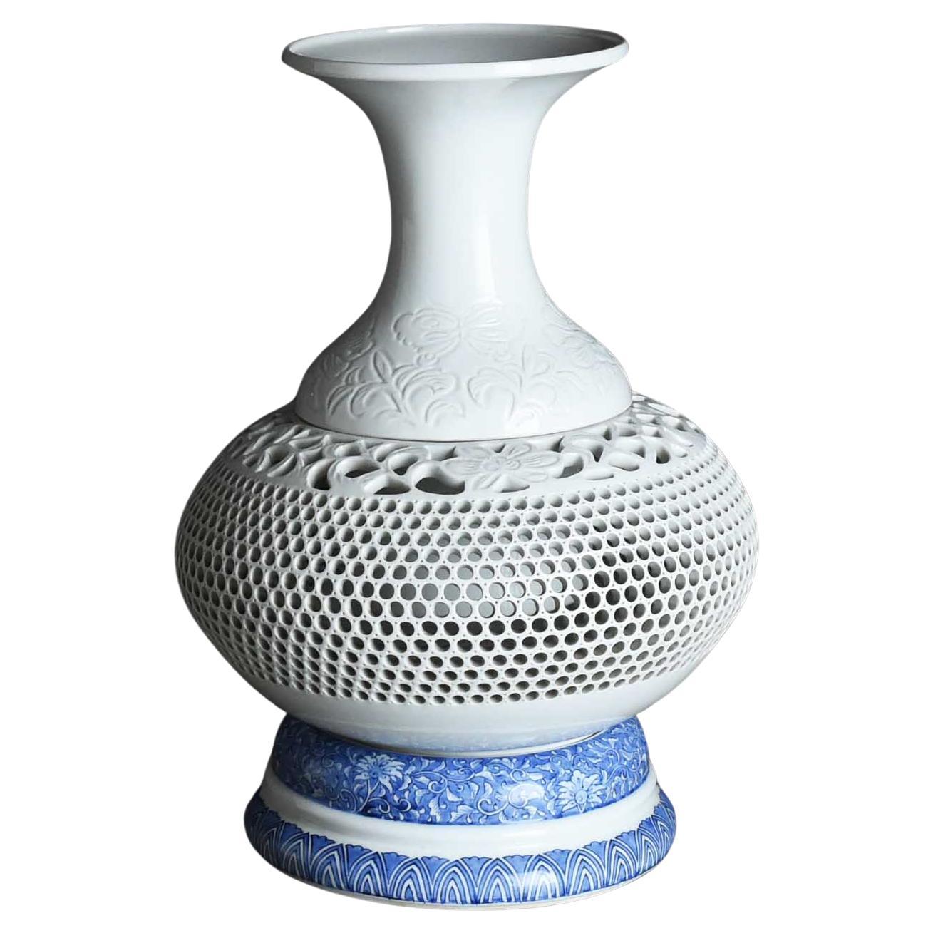 Japanese Arita/Imari "Hakuji Sukashi" botan vase