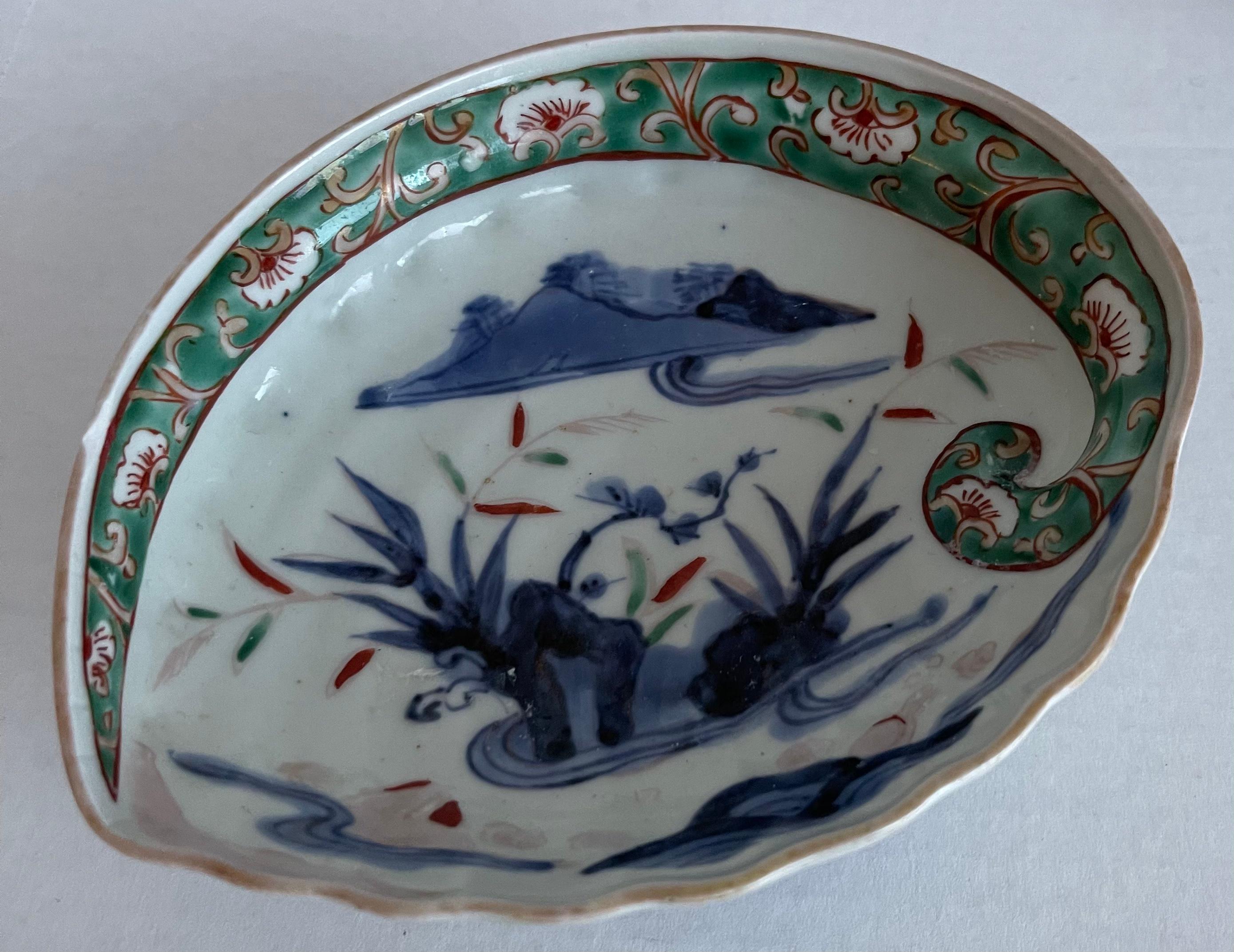 Late 19th century Japanese Arita Imari trinket dish. Makers mark on the underside.