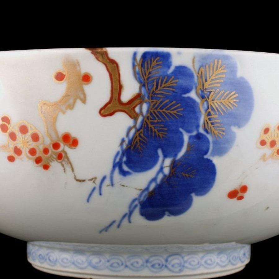 Japanese Arita Porcelain Bowl, 19th Century In Good Condition For Sale In London, GB