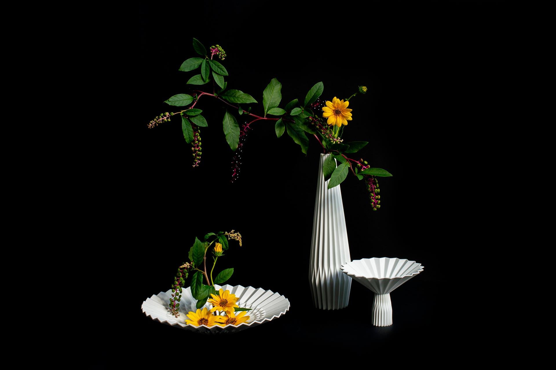 Japanese Arita Porcelain Centerpiece 'Pliage' For Sale 7
