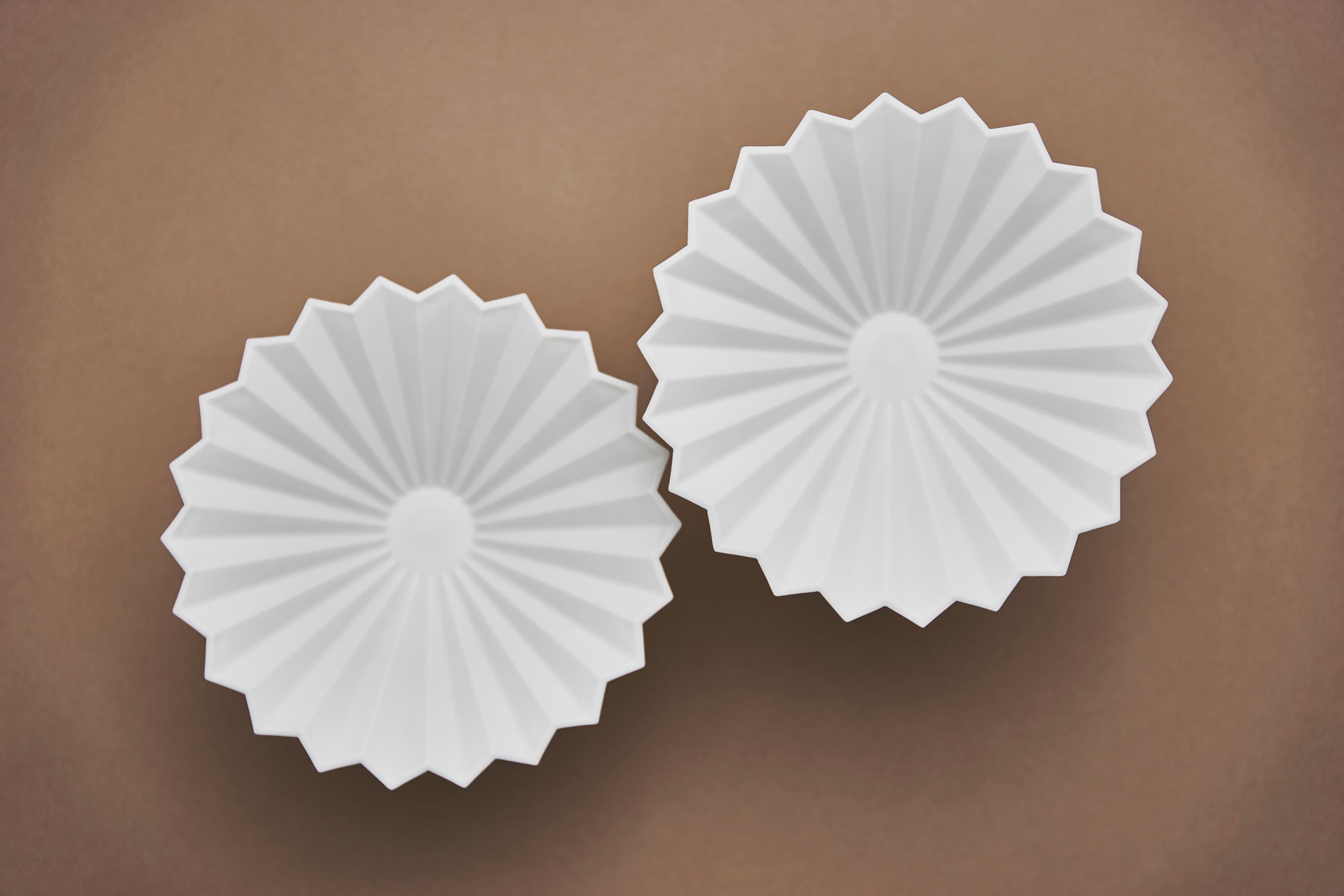 Japanese Arita Porcelain Centerpiece 'Pliage' For Sale 1