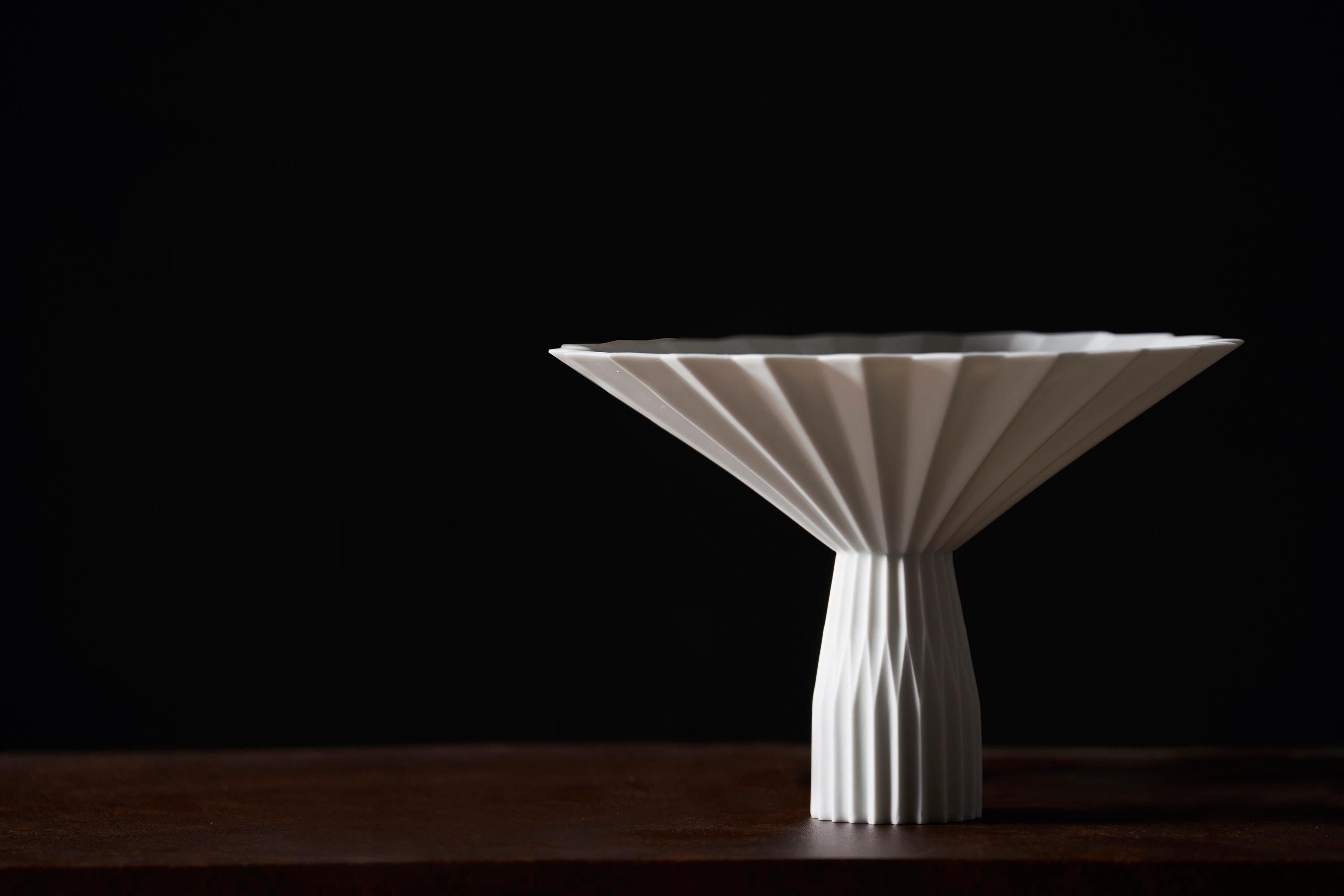 Japanese Arita Porcelain Centerpiece 'Pliage' For Sale 2