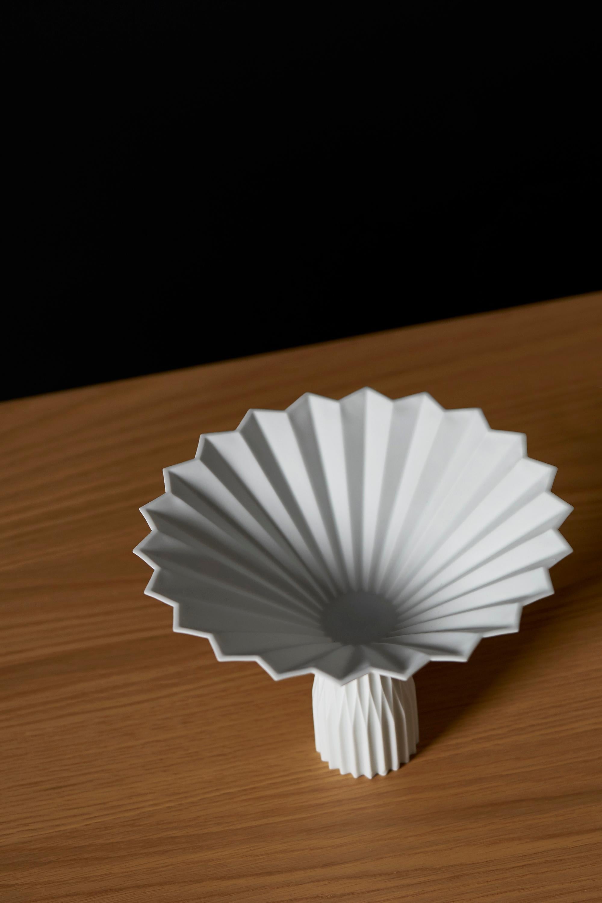 Japanese Arita Porcelain Centerpiece 'Pliage' For Sale 3