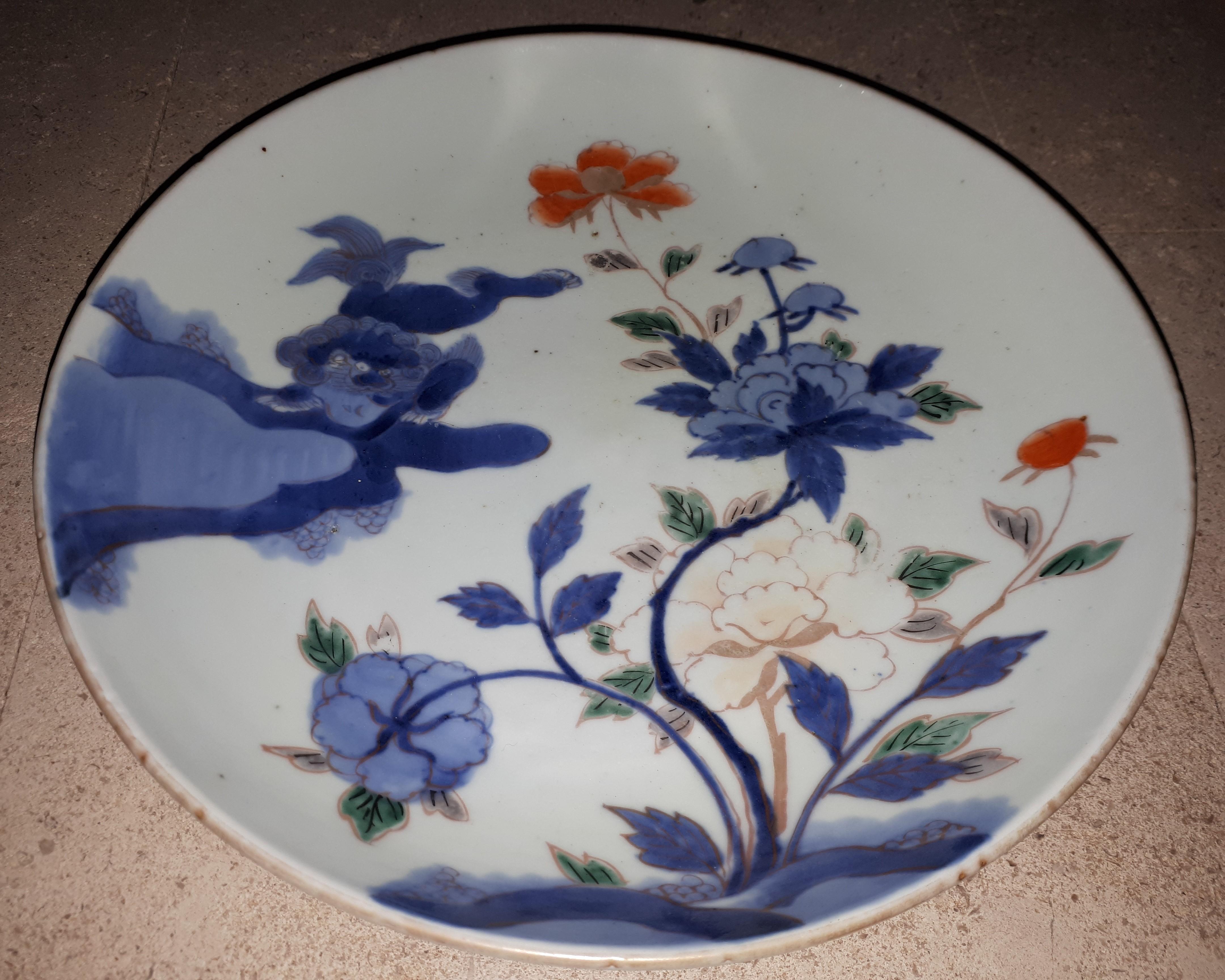 Enameled Japanese Arita porcelain dish with peony design, Japan Edo period For Sale